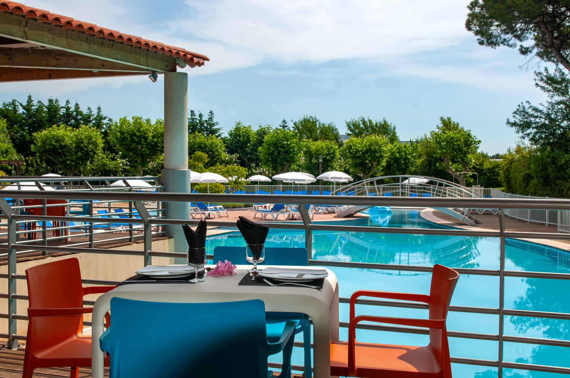 Piscine extérieure chauffée de la résidence de vacances Goélia Mandelieu Riviera Resort à Mandelieu La Napoule Piscine extérieure chauffée de la résidence de vacances Goélia Mandelieu Riviera Resort à Mandelieu La Napoule