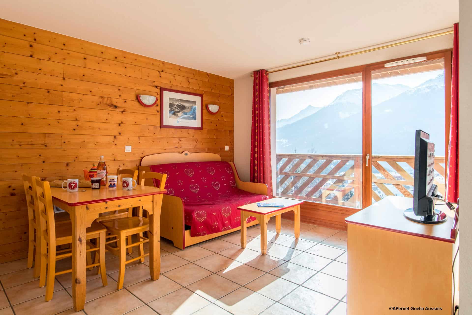 Exemple d'intérieur de la résidence de vacances Les Flocons d'Argent à Aussois, dans les Alpes du Nord © A. Pernet Exemple d'intérieur de la résidence de vacances Les Flocons d'Argent à Aussois, dans les Alpes du Nord © A. Pernet