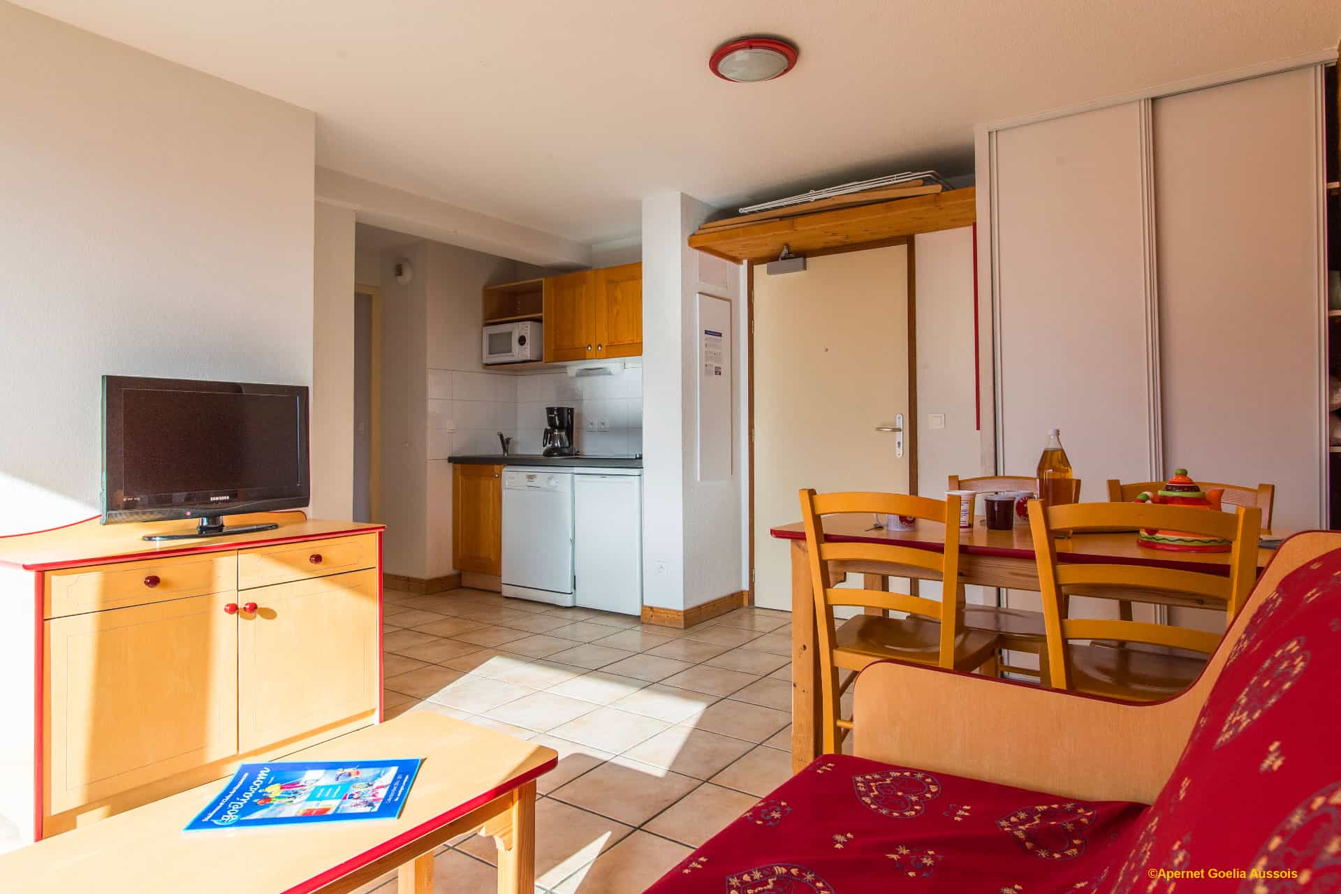 Exemple d'intérieur de la résidence de vacances Les Flocons d'Argent à Aussois, dans les Alpes du Nord © A. Pernet Exemple d'intérieur de la résidence de vacances Les Flocons d'Argent à Aussois, dans les Alpes du Nord © A. Pernet