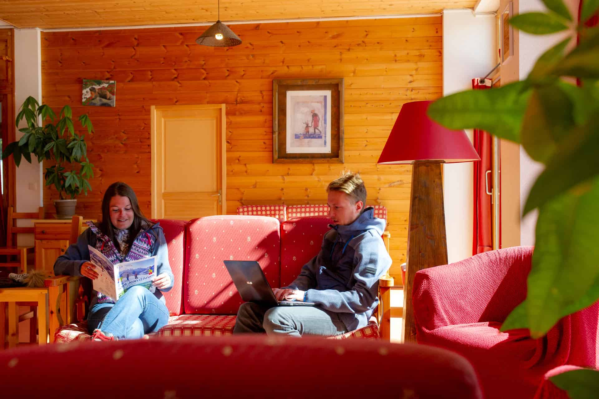 Réception de la résidence de vacances Goélia Les Chalets des Marmottes à St Jean d'Arves Réception de la résidence de vacances Goélia Les Chalets des Marmottes à St Jean d'Arves
