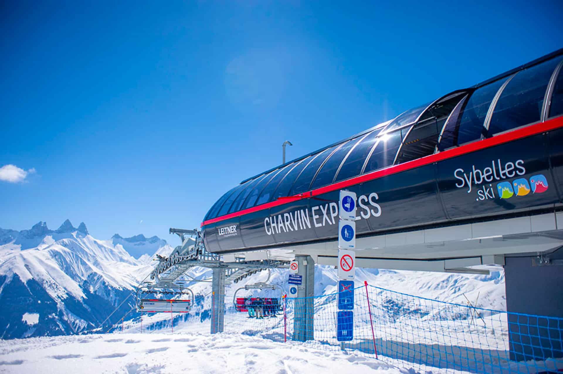 Pistes et remontées mécaniques à proximité de la résidence de vacances Goélia Les Chalets des Marmottes à St Jean d'Arves Pistes et remontées mécaniques à proximité de la résidence de vacances Goélia Les Chalets des Marmottes à St Jean d'Arves