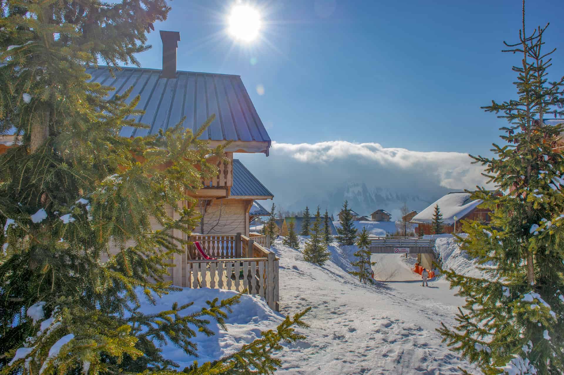 Résidence de vacances Goélia Les Chalets de La Toussuire à La Toussuire dans les Alpes Résidence de vacances Goélia Les Chalets de La Toussuire à La Toussuire dans les Alpes