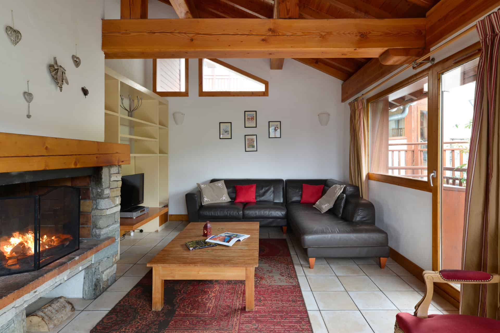 Exemple d'intérieur du chalet Renard de la résidence de vacances Les Chalets des Deux Domaine à Peisey Vallandry, dans les Alpes du Nord Exemple d'intérieur du chalet Renard de la résidence de vacances Les Chalets des Deux Domaine à Peisey Vallandry, dans les Alpes du Nord