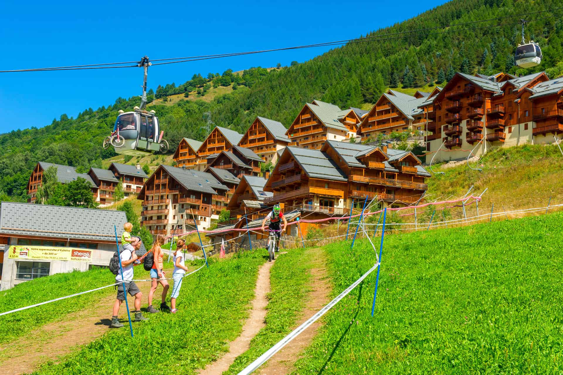 Exemple de randonnée et de balade à vélo à proximité de la résidence de vacances Goélia Les Chalets Valoria à Valloire Exemple de randonnée et de balade à vélo à proximité de la résidence de vacances Goélia Les Chalets Valoria à Valloire
