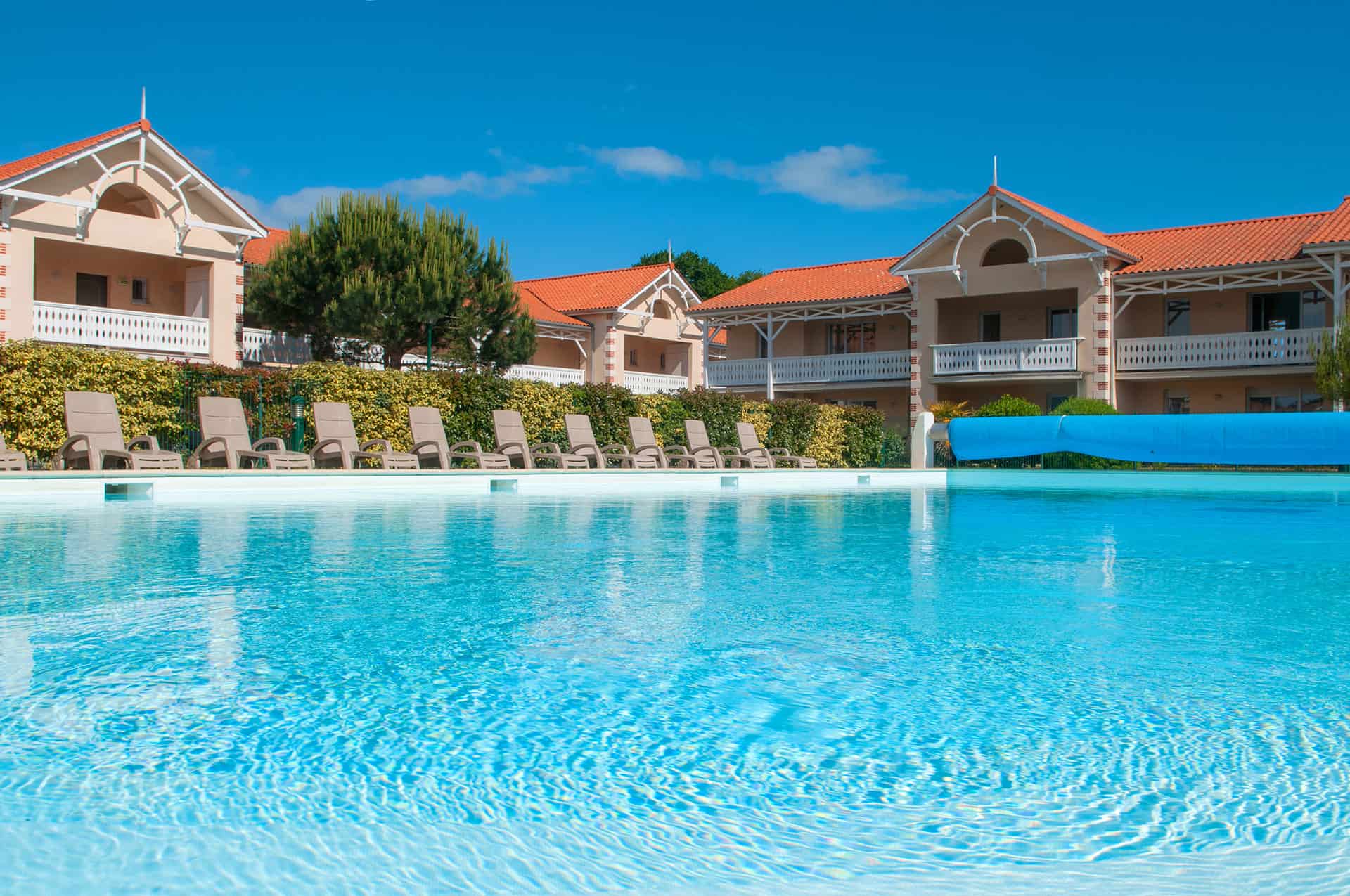 The heated pool of the Goélia Le Cordouan holiday complex in Soulac sur Mer