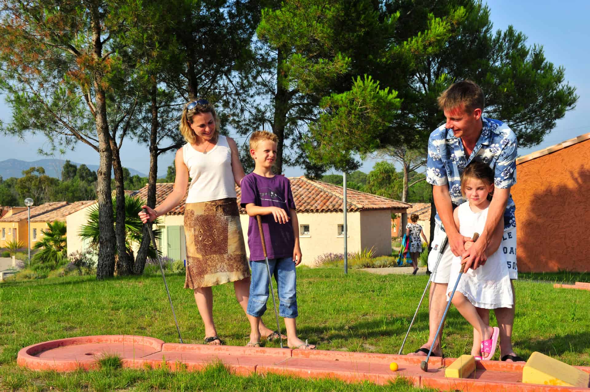 Mini golf de la résidence de vacances Goélia Le Village Azur à Roquebrune-sur-Argens Mini golf de la résidence de vacances Goélia Le Village Azur à Roquebrune-sur-Argens