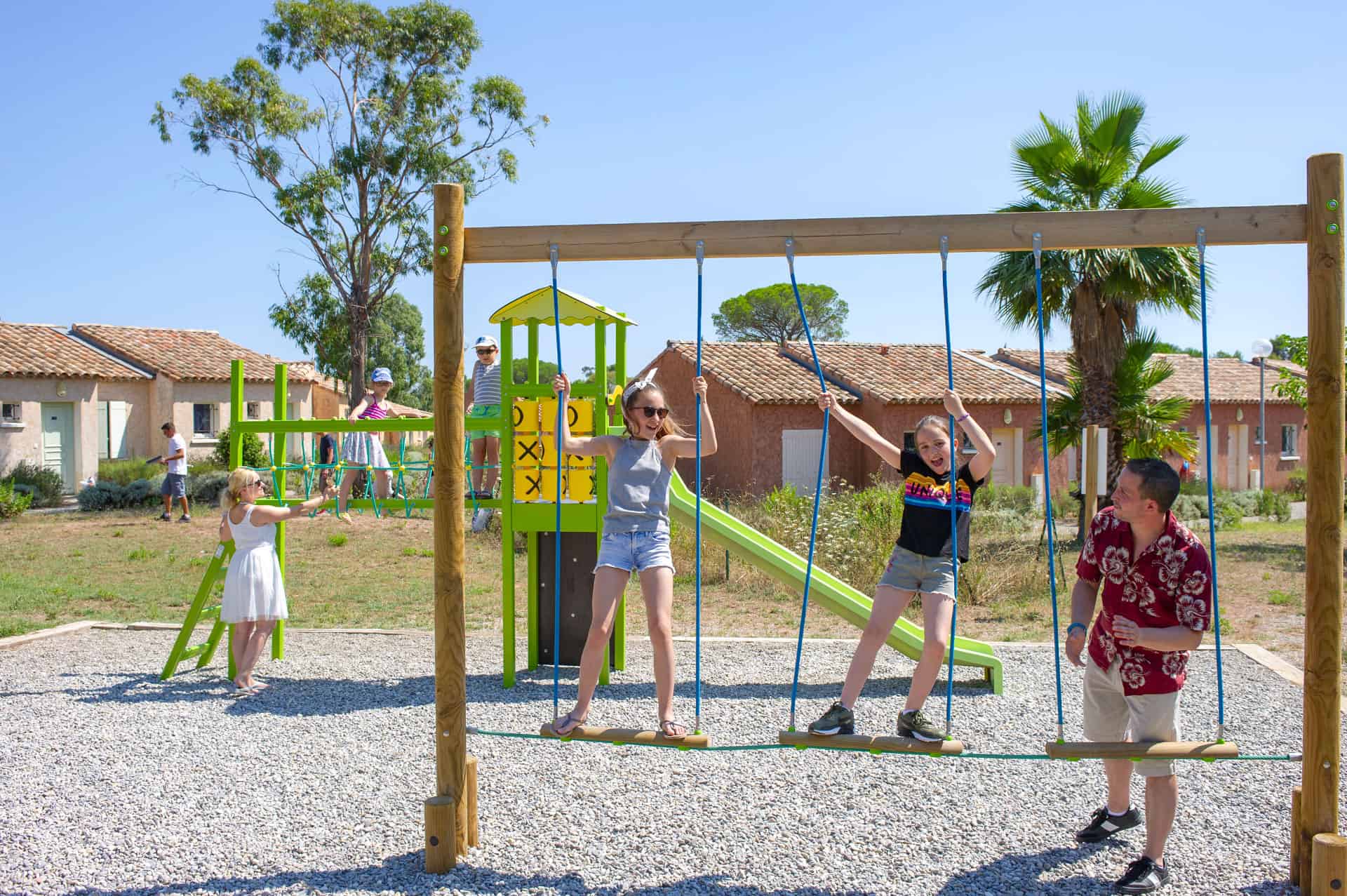 Aire de jeux de la résidence de vacances Goélia Le Village Azur à Roquebrune-sur-Argens Aire de jeux de la résidence de vacances Goélia Le Village Azur à Roquebrune-sur-Argens
