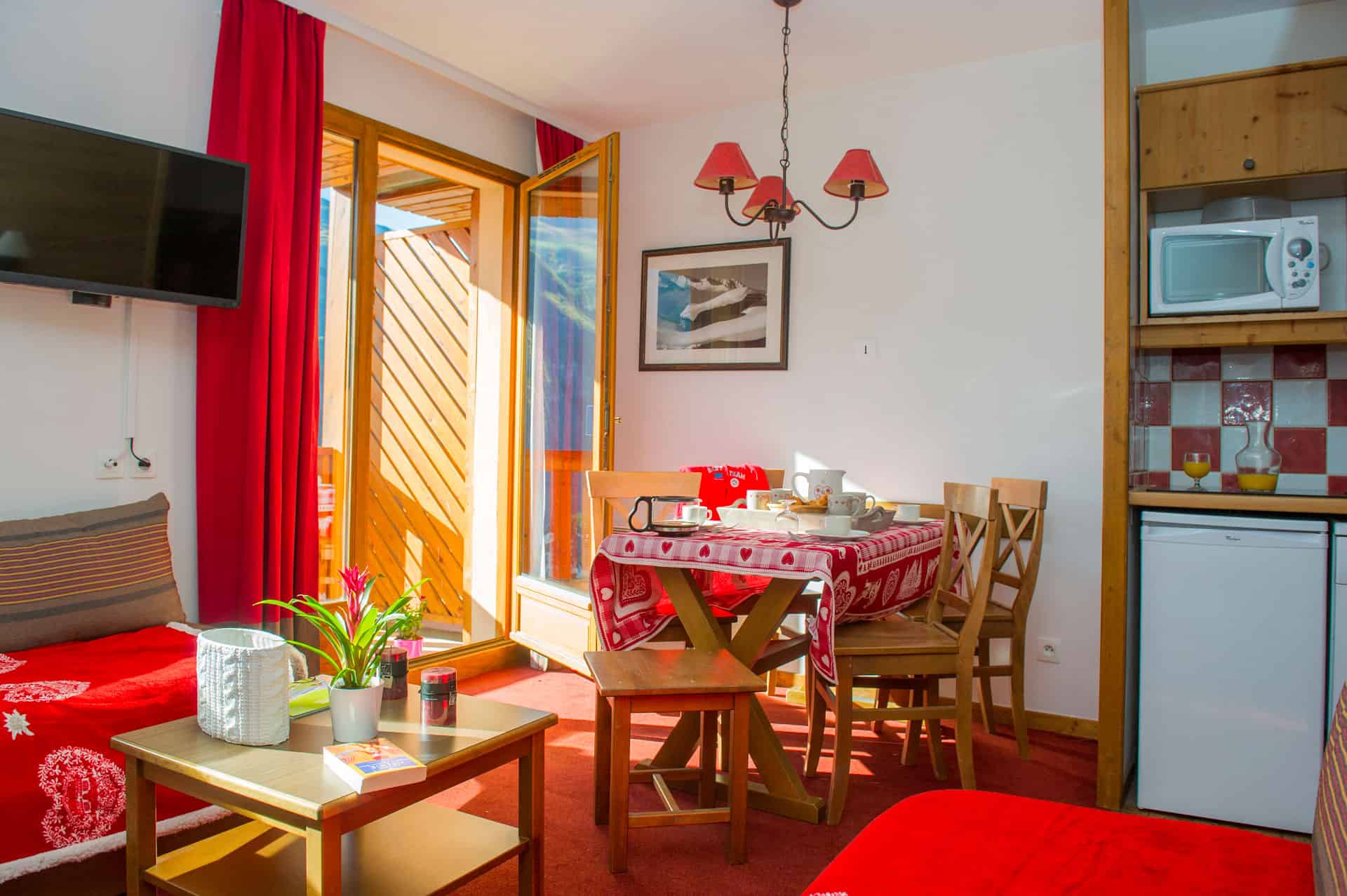 Exemple de vue d'un logement de la résidence de vacances Goélia Les Chalets Valoria à Valloire Exemple de vue d'un logement de la résidence de vacances Goélia Les Chalets Valoria à Valloire