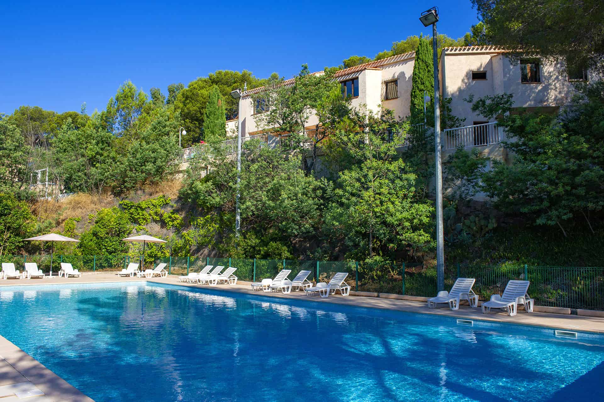 Swimming pool of the residence of vacations Les Jardins d'Azur in St Raphaël  Swimming pool of the residence of vacations Les Jardins d'Azur in St Raphaël