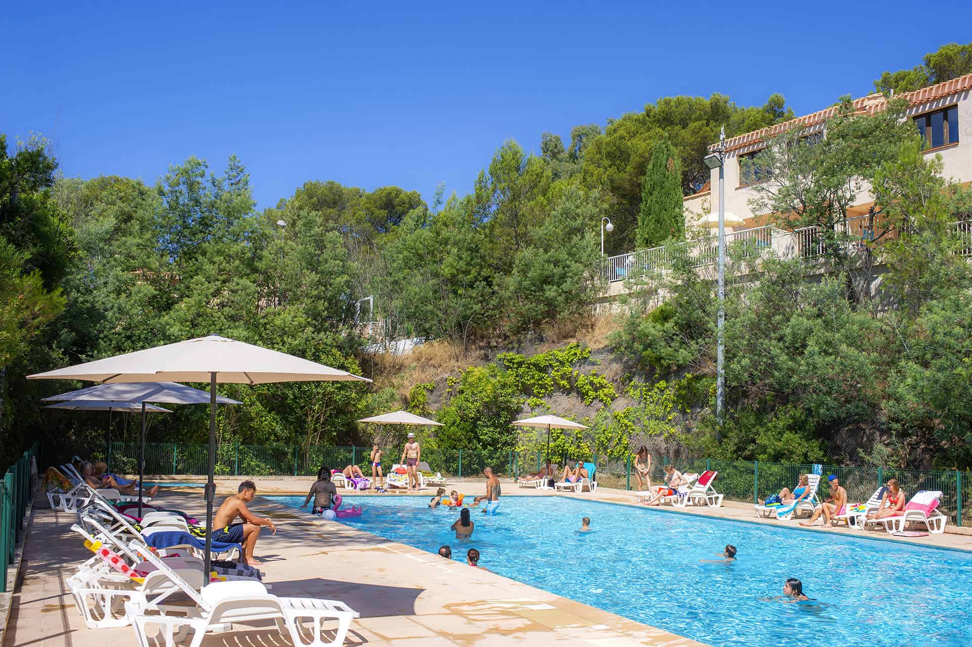Swimming pool of the residence of vacations Les Jardins d'Azur in St Raphaël  Swimming pool of the residence of vacations Les Jardins d'Azur in St Raphaël