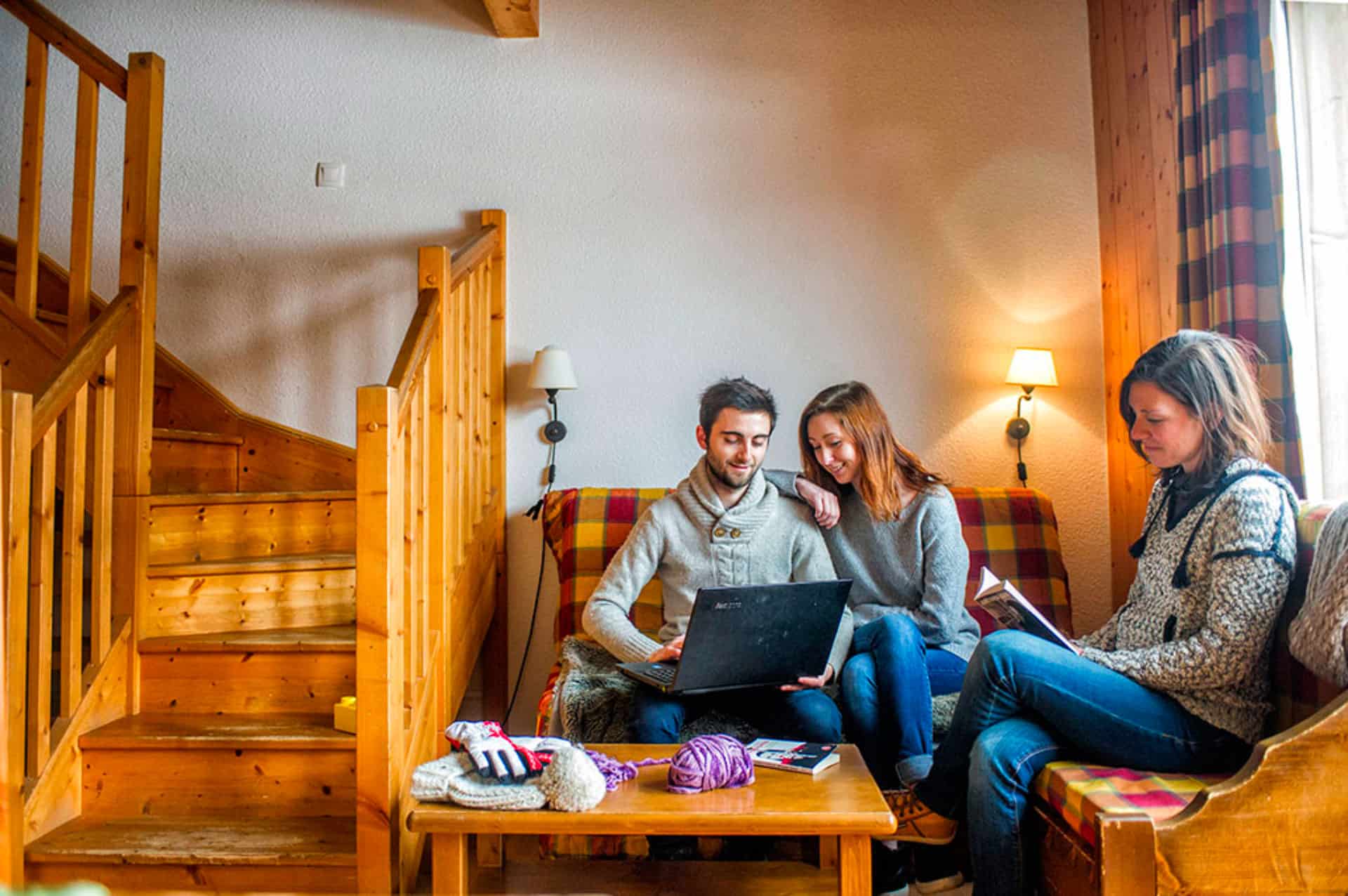 Exemple de salon dans la résidence de vacances Goélia Les Chalets de St Sorlin dans les Alpes Exemple de salon dans la résidence de vacances Goélia Les Chalets de St Sorlin dans les Alpes