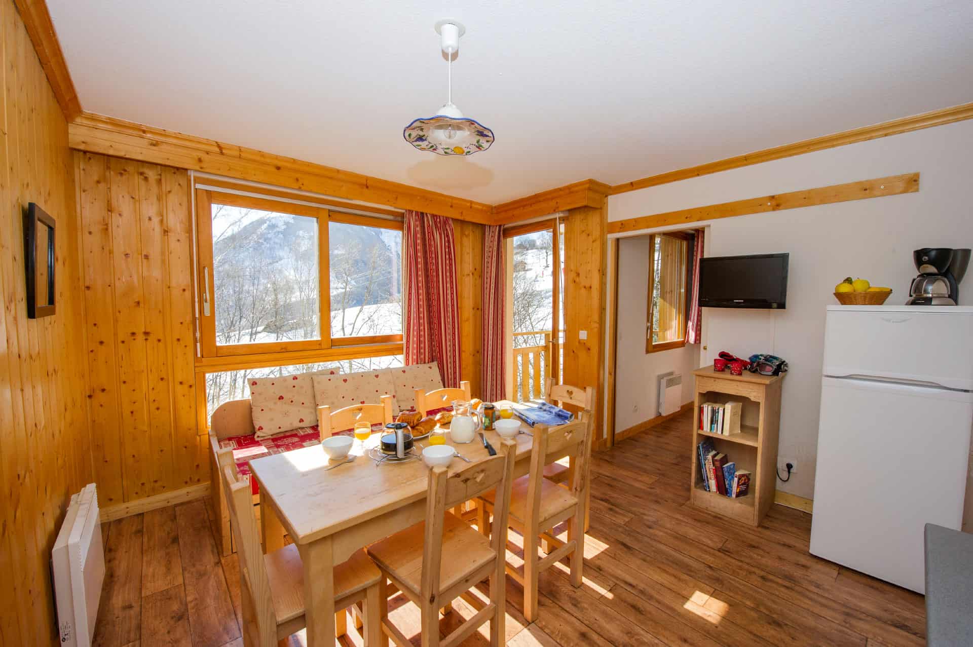 Salon dans la résidence de vacances Goélia Les Balcons des Neiges à St Sorlin d'Arves Salon dans la résidence de vacances Goélia Les Balcons des Neiges à St Sorlin d'Arves