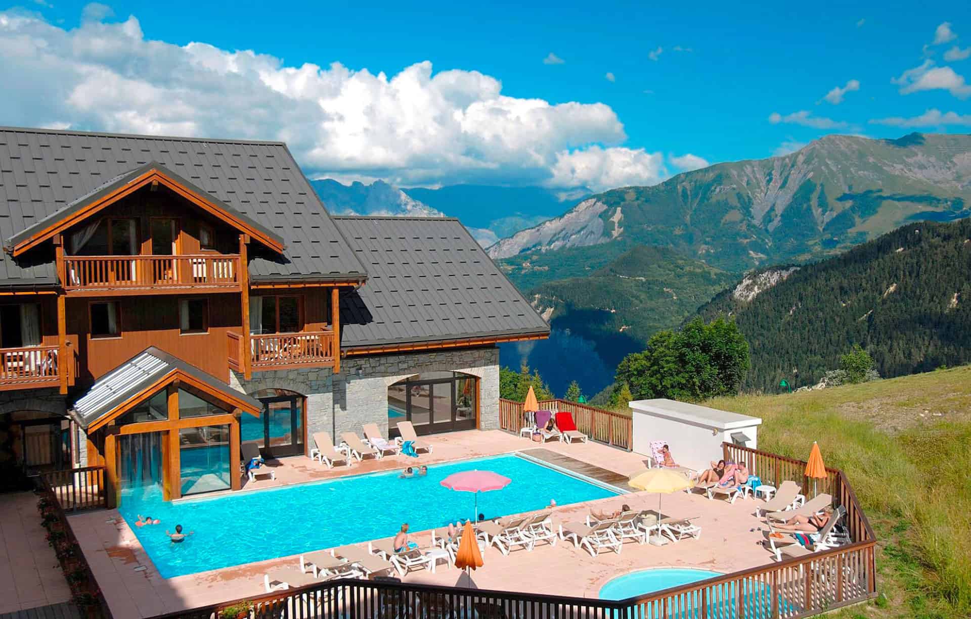 Résidence vacances St-Jean-d'Arves | Chalets des Marmottes***