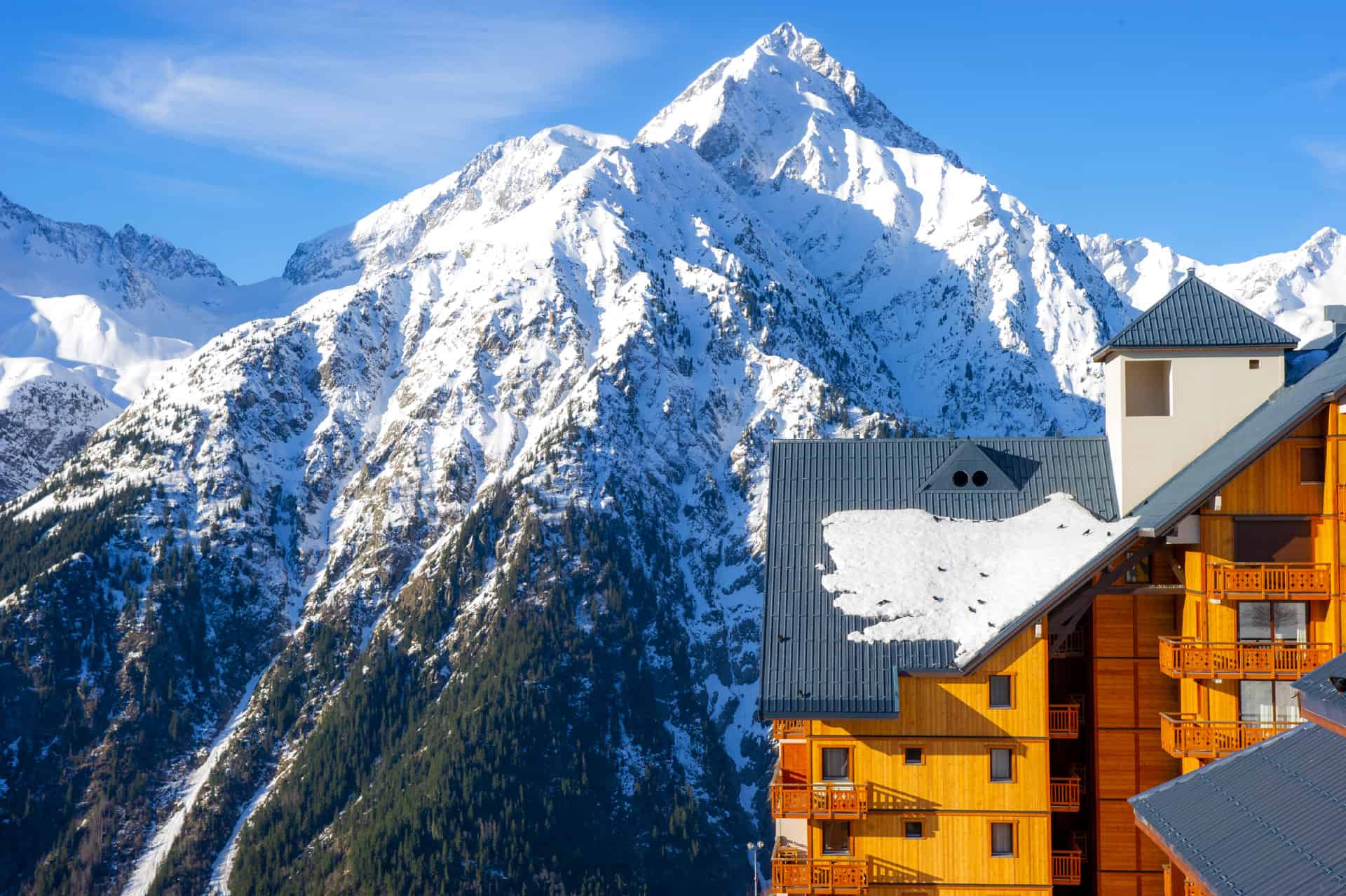Vue extérieure de la résidence de vacances Les Balcons du Soleil aux Deux Alpes Vue extérieure de la résidence de vacances Les Balcons du Soleil aux Deux Alpes