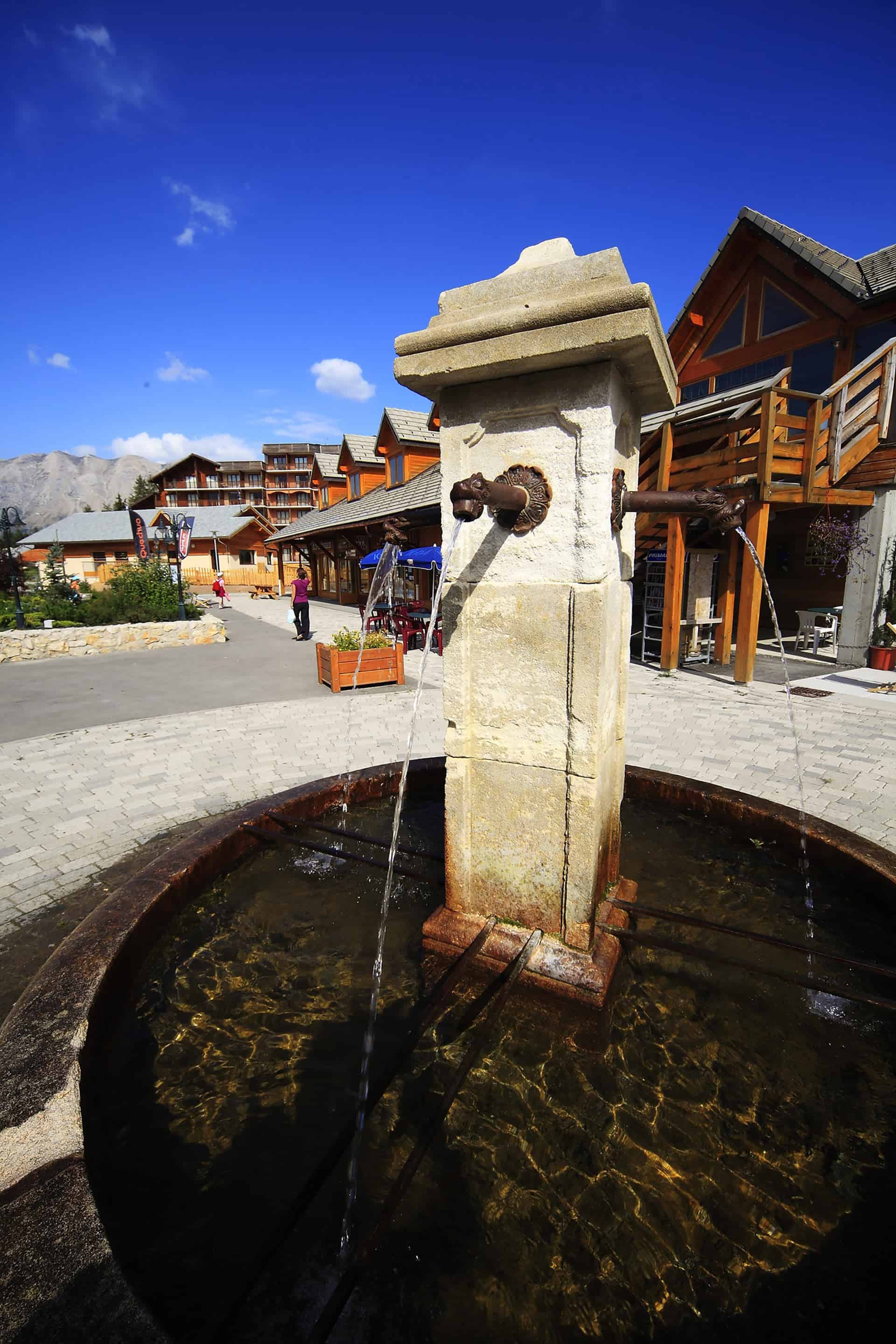 Puis à côté de la résidence de vacances Les Flocons du Soleil à L Joue du Loup dans les Alpes du Sud Puis à côté de la résidence de vacances Les Flocons du Soleil à L Joue du Loup dans les Alpes du Sud