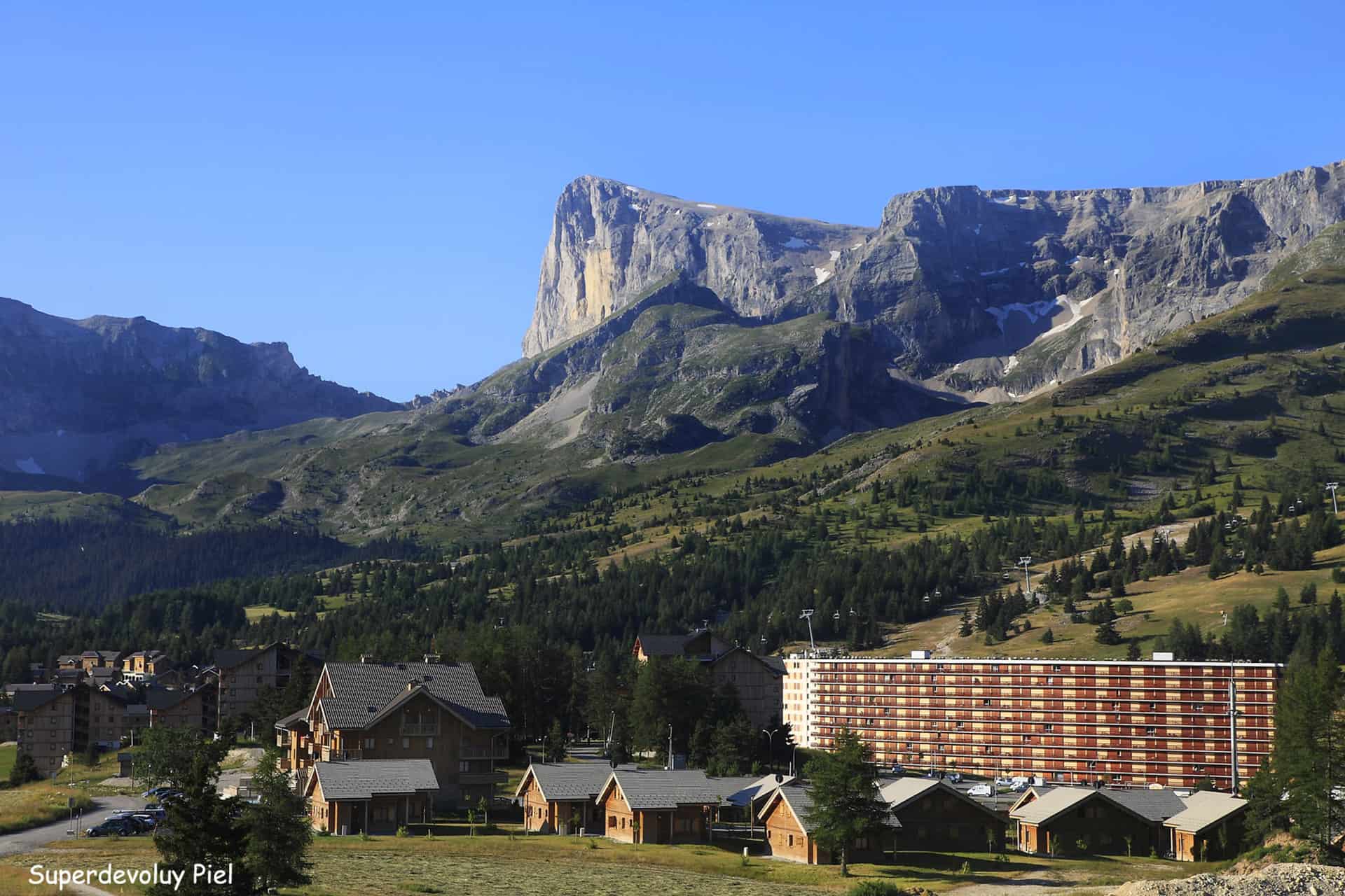 Résidence de vacances Le Hameau du Puy à Superdevoluy dans les Alpes du Sud Résidence de vacances Le Hameau du Puy à Superdevoluy dans les Alpes du Sud