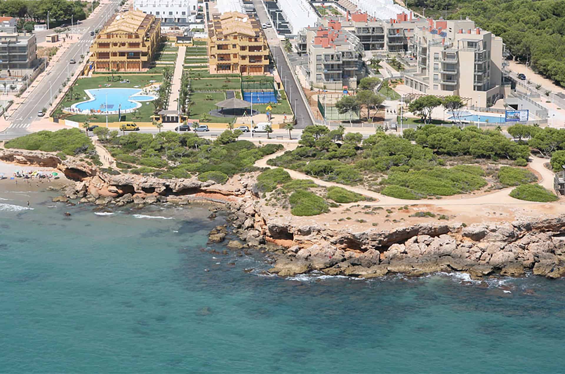 La résidence de vacances Alcoceber Beach Resort, dans la station balnéaire d'Alcoceber, sur la Costa del Azahar en Espagne La résidence de vacances Alcoceber Beach Resort, dans la station balnéaire d'Alcoceber, sur la Costa del Azahar en Espagne