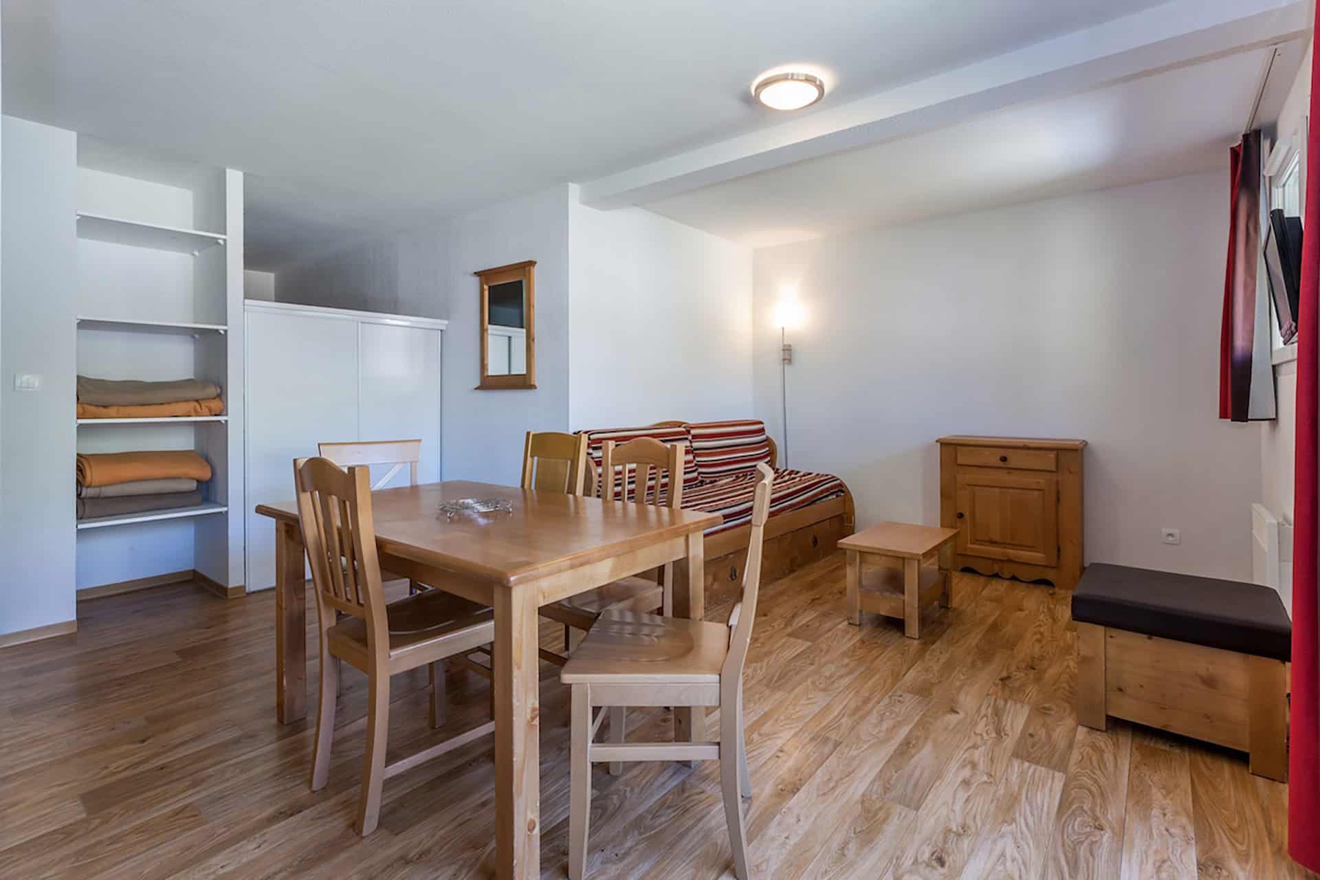 Exemple de salon de la résidence de vacances Les Cimes du Val d'Allos dans les Alpes du Sud Exemple de salon de la résidence de vacances Les Cimes du Val d'Allos dans les Alpes du Sud