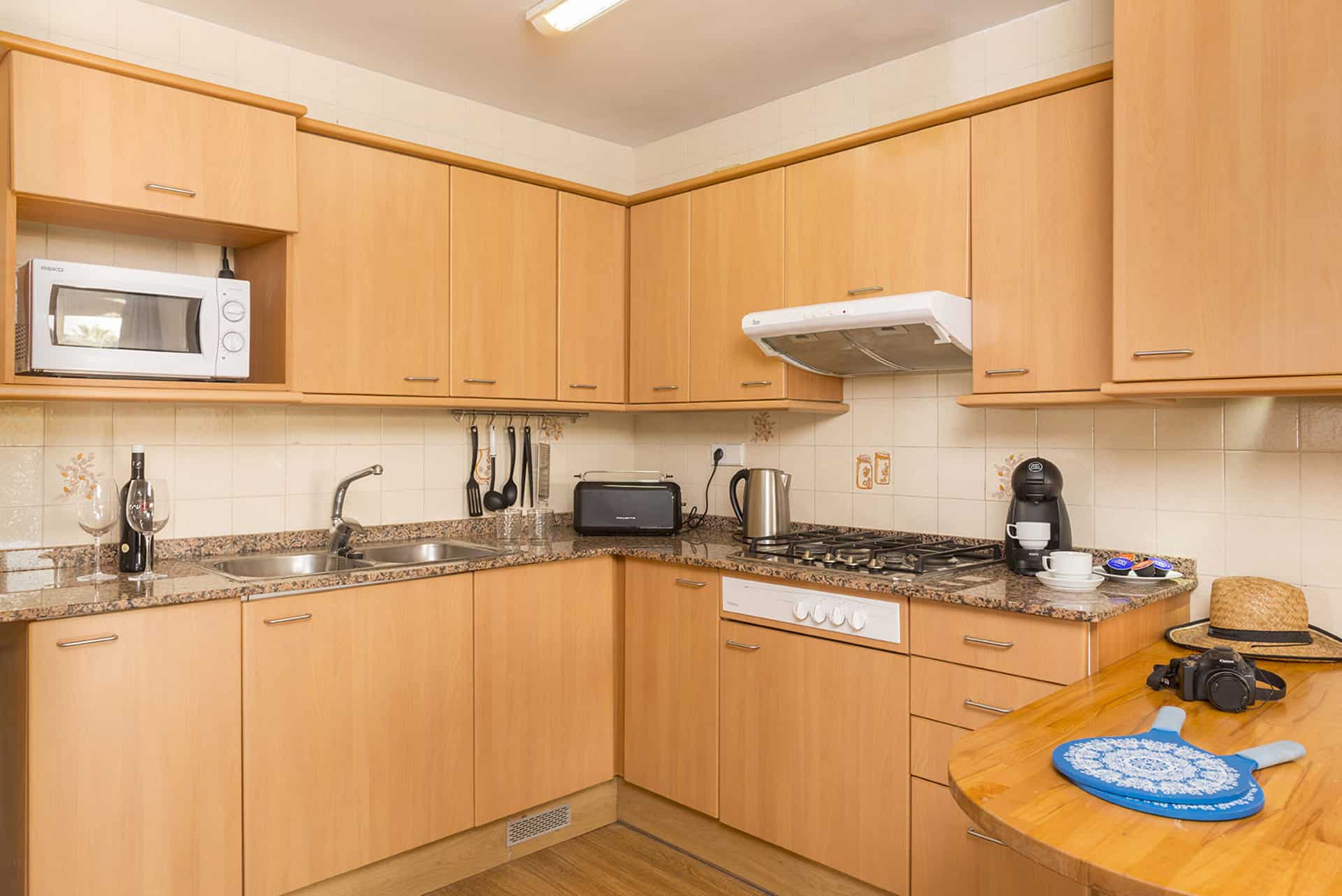 Exemple de cuisine de la résidence de vacances Els Llorers à Lloret de Mar, sur la Costa Brava, en Espagne Exemple de cuisine de la résidence de vacances Els Llorers à Lloret de Mar, sur la Costa Brava, en Espagne