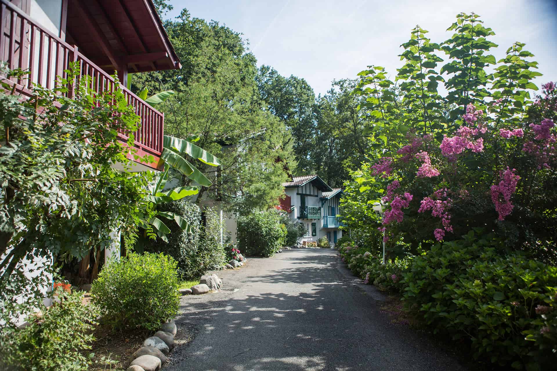 La résidence de vacances Les Collines Iduki à la Bastide de Clairence à proximité d'Espelette La résidence de vacances Les Collines Iduki à la Bastide de Clairence à proximité d'Espelette