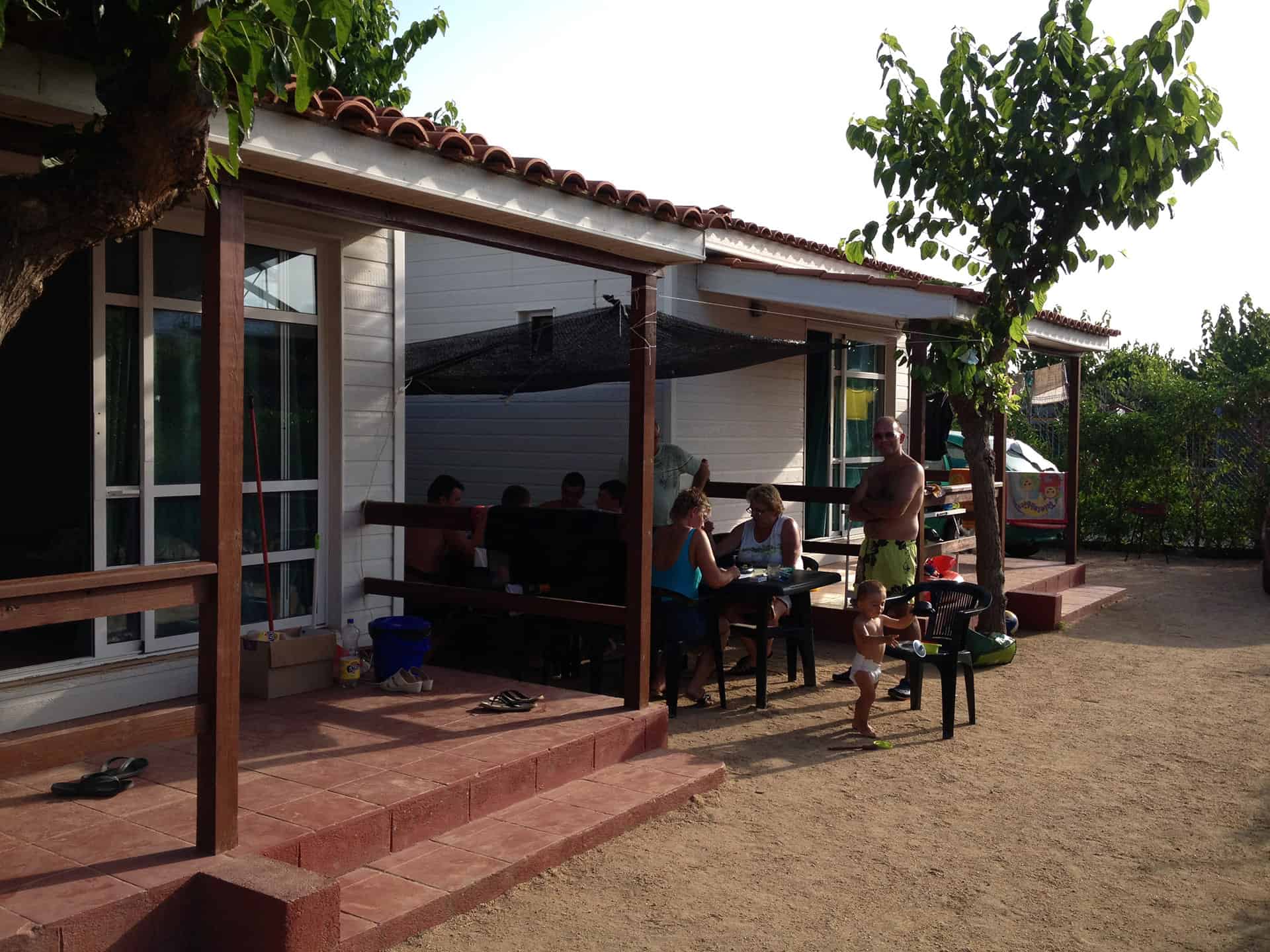 Exemple de bungalow de la résidence de vacances Resort Els Pins à Malgrat de Mar, sur la Costa Barcelona, en Espagne Exemple de bungalow de la résidence de vacances Resort Els Pins à Malgrat de Mar, sur la Costa Barcelona, en Espagne