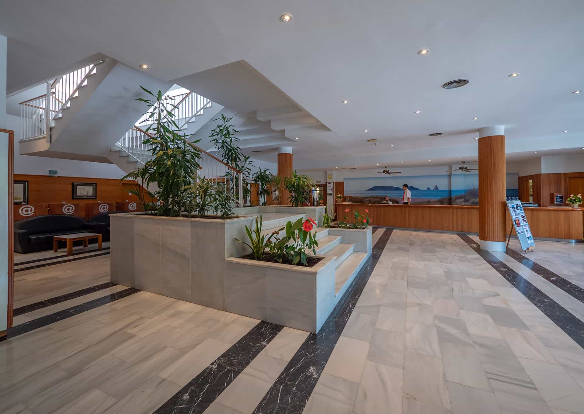 Réception de la résidence de vacances Aparthotel Golf Beach et Village Golf Beach à Playa de Pals sur la Costa Brava, en Espagne Réception de la résidence de vacances Aparthotel Golf Beach et Village Golf Beach à Playa de Pals sur la Costa Brava, en Espagne