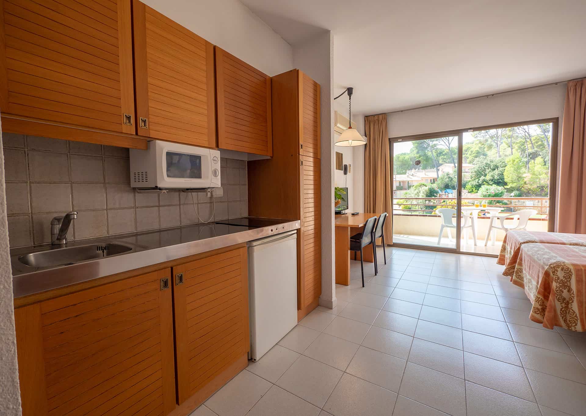 Exemple de cuisine de la résidence de vacances Golf Beach Aparthotel à Playa de Pals sur la Costa Brava, en Espagne Exemple de cuisine de la résidence de vacances Golf Beach Aparthotel à Playa de Pals sur la Costa Brava, en Espagne