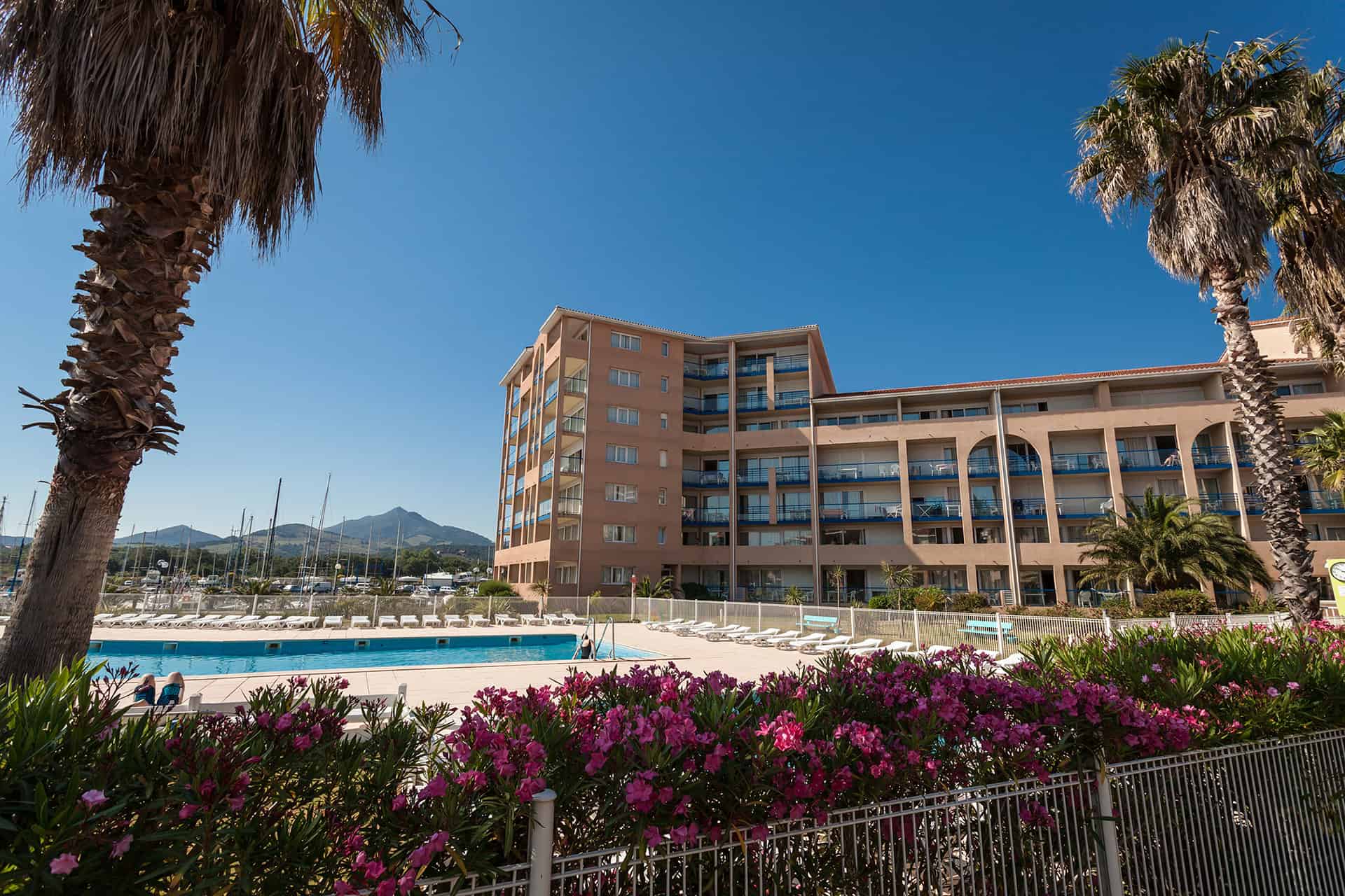 Résidence de Port Argelès avec piscine extérieure à Argelès Résidence de Port Argelès avec piscine extérieure à Argelès