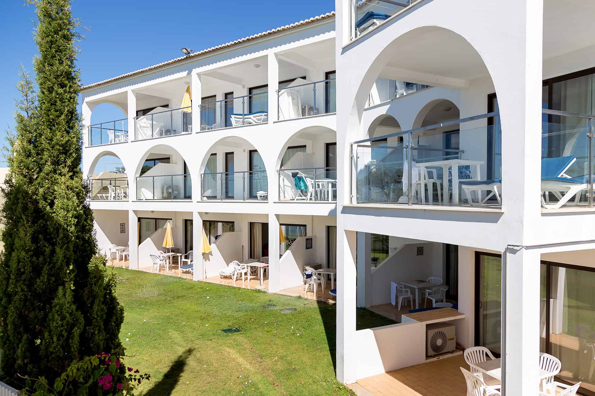 La résidence de vacances Apartamentos Do Parque à Albufeira, sur la côte de l'Algarve, au Portugal La résidence de vacances Apartamentos Do Parque à Albufeira, sur la côte de l'Algarve, au Portugal