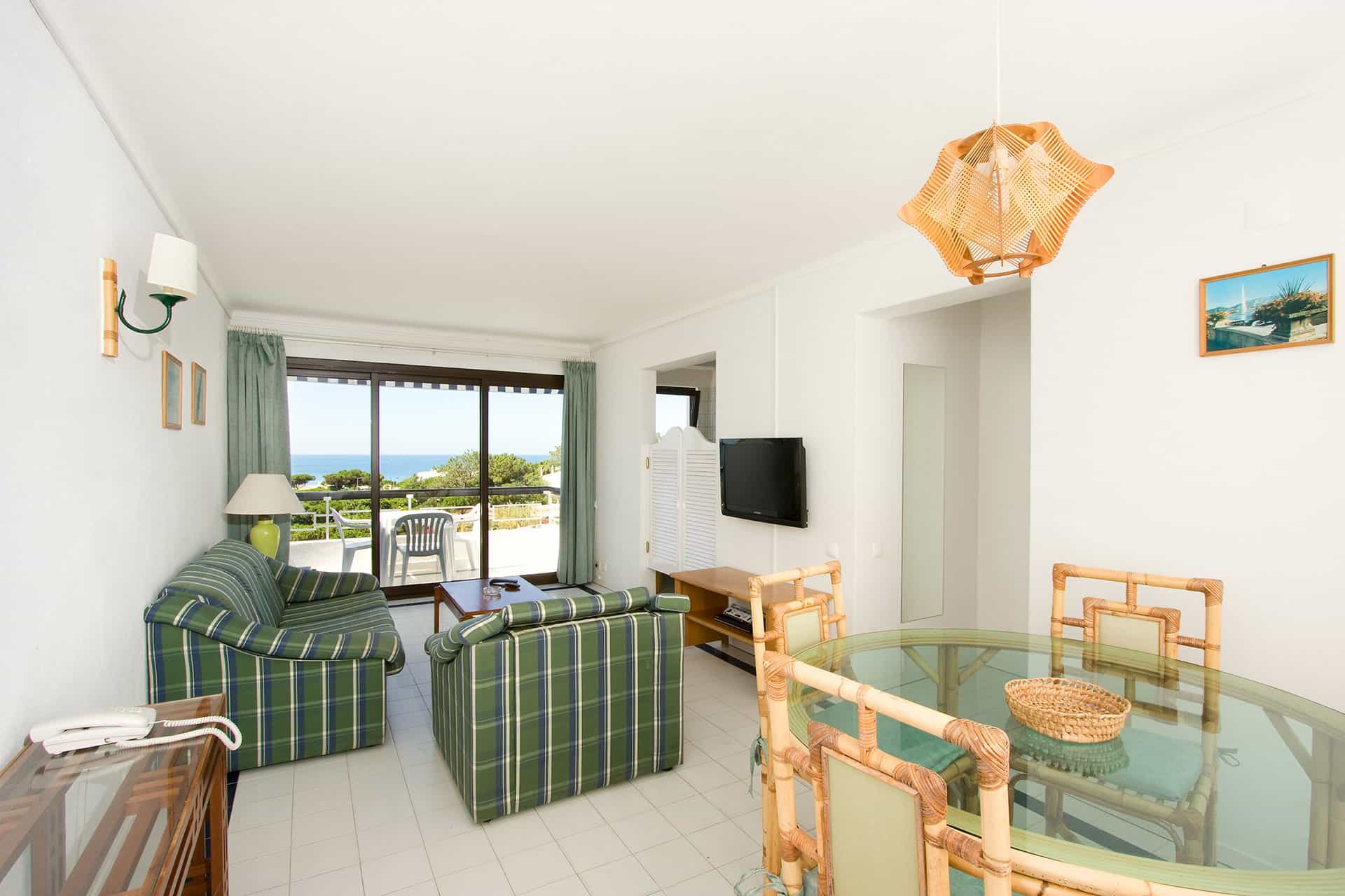 Exemple de séjour de la résidence de vacances Apartamentos Do Parque à Albufeira, sur la côte de l'Algarve, au Portugal Exemple de séjour de la résidence de vacances Apartamentos Do Parque à Albufeira, sur la côte de l'Algarve, au Portugal