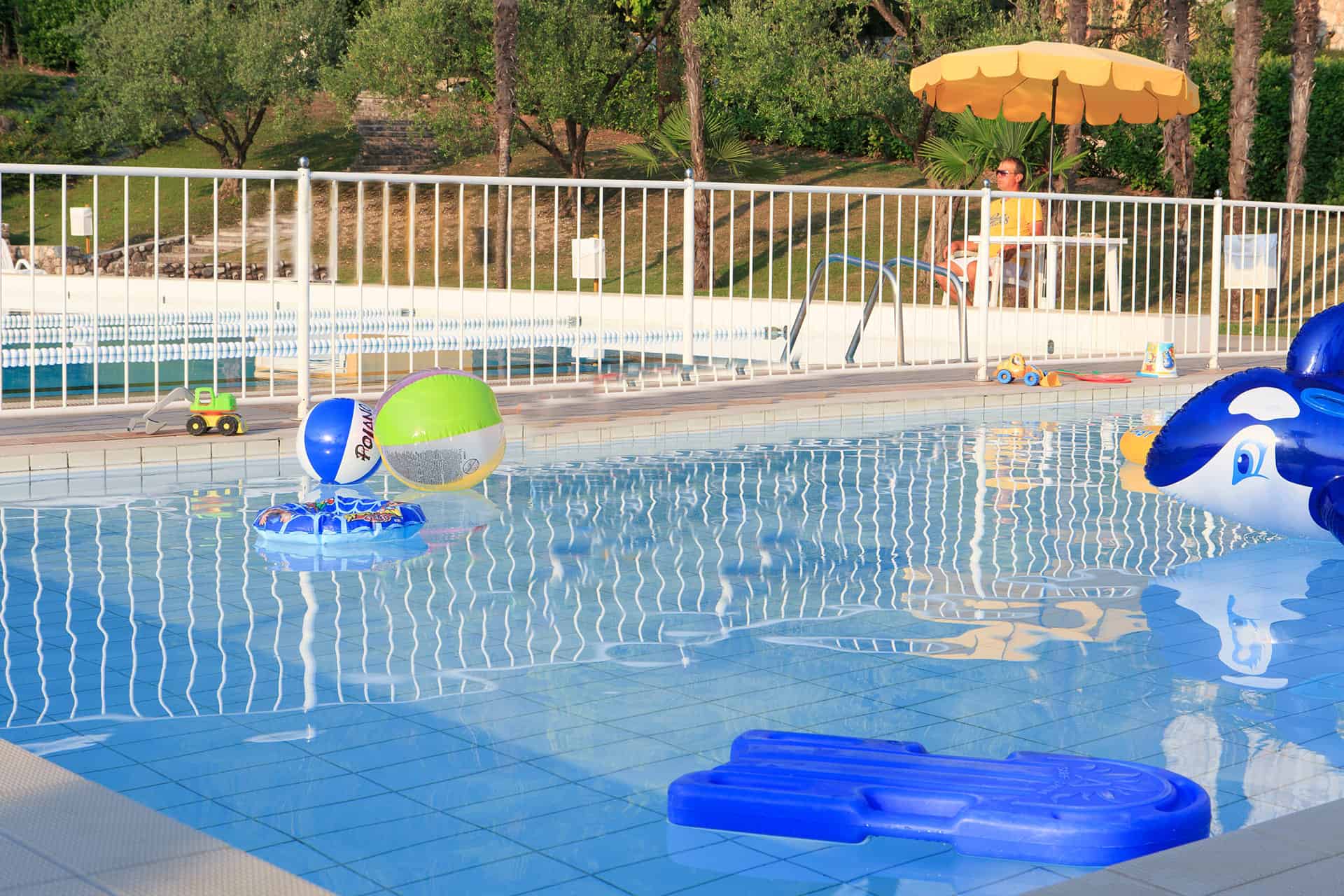 Bassin enfants de la résidence de vacances Poiano Resort à Garda, proche du Lac de Garde, en Italie Bassin enfants de la résidence de vacances Poiano Resort à Garda, proche du Lac de Garde, en Italie