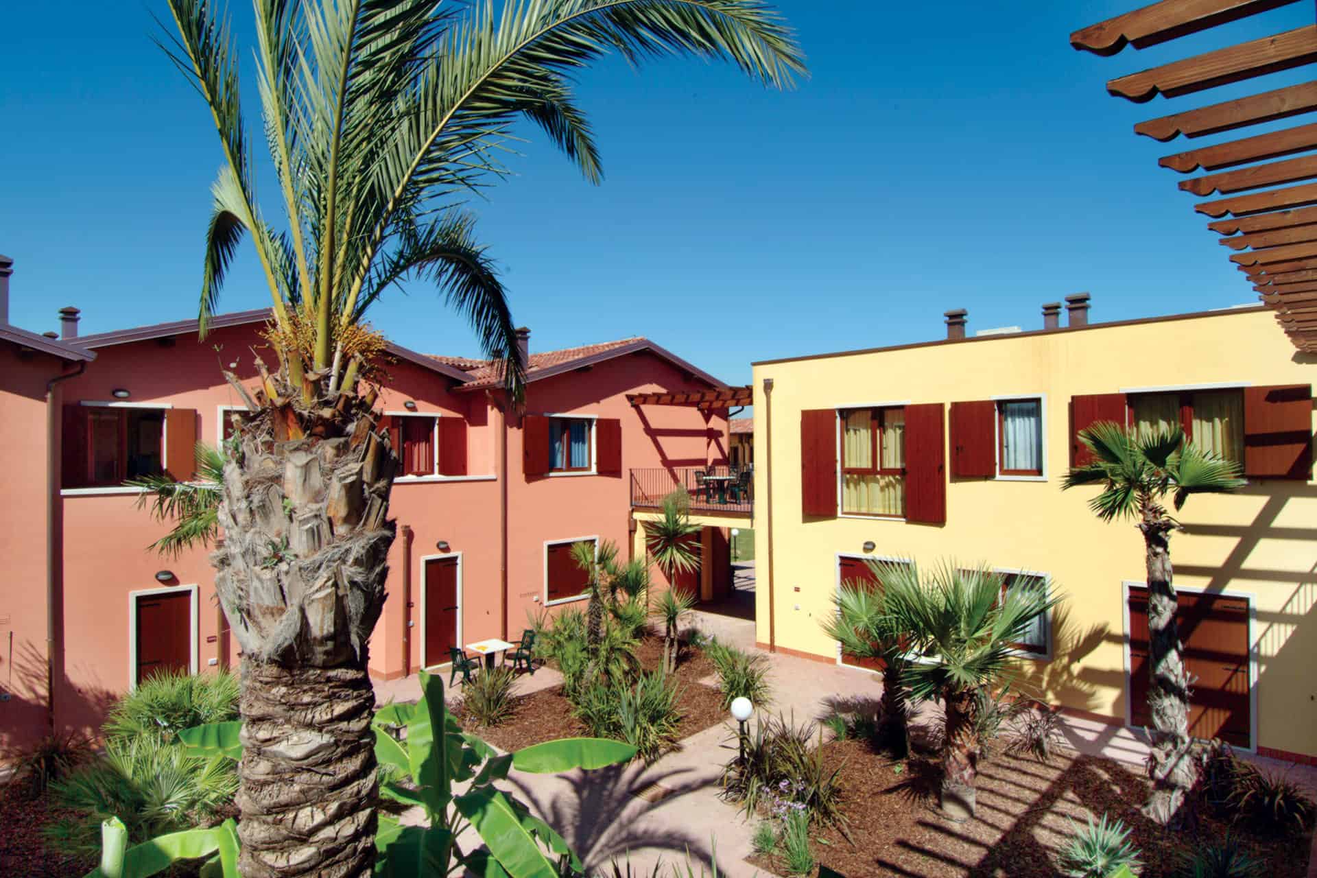 La résidence de vacances Eden à Peschiera del Garda, proche du Lac de Garde, en Italie La résidence de vacances Eden à Peschiera del Garda, proche du Lac de Garde, en Italie