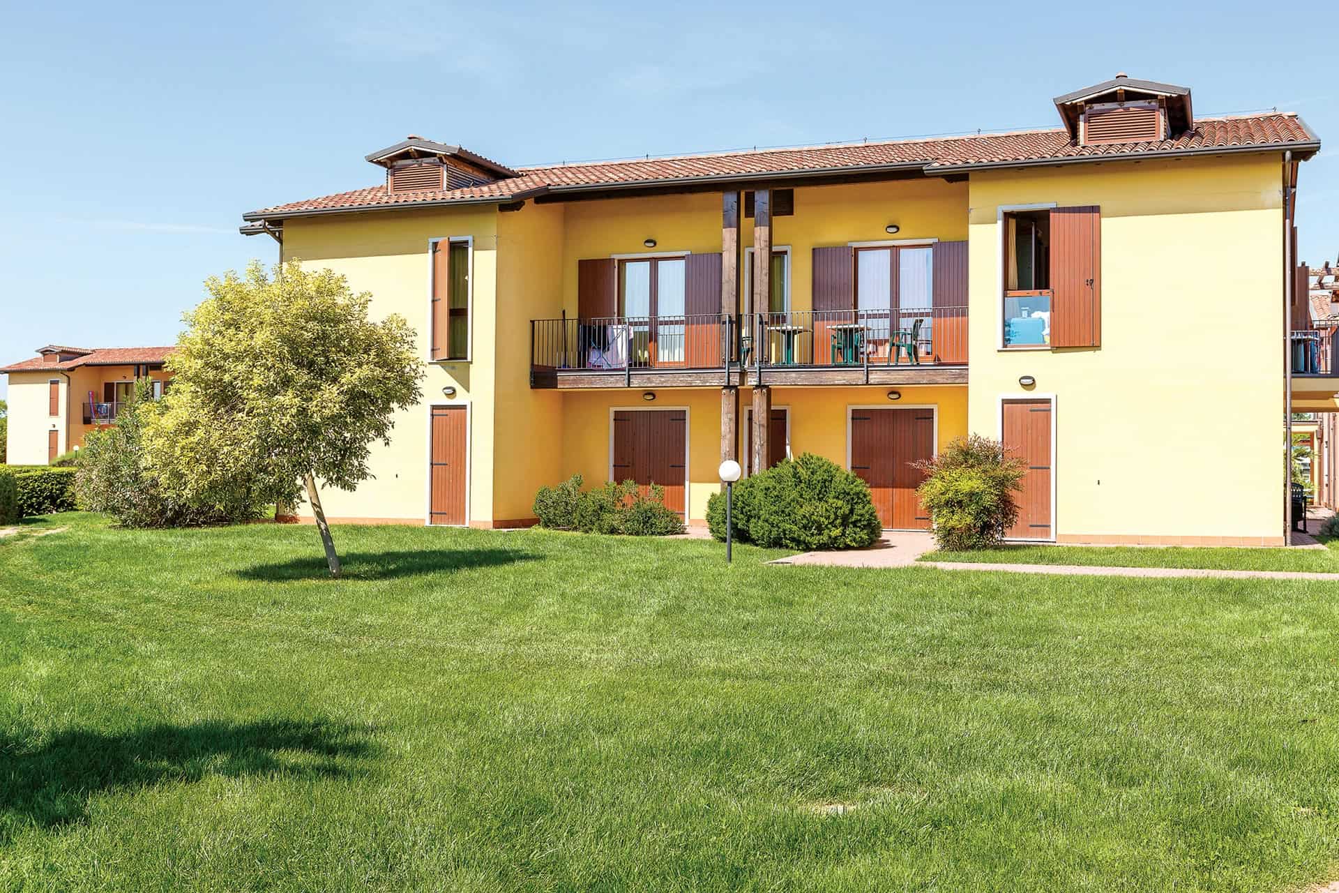 La résidence de vacances Eden à Peschiera del Garda, proche du Lac de Garde, en Italie La résidence de vacances Eden à Peschiera del Garda, proche du Lac de Garde, en Italie