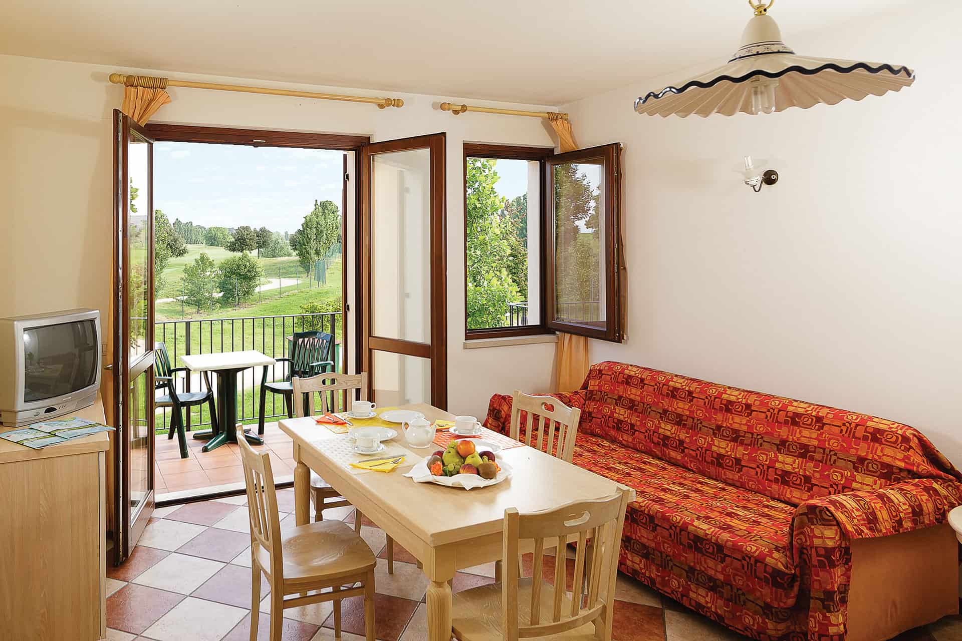 Exemple d'intérieur de la résidence de vacances Eden à Peschiera del Garda, proche du Lac de Garde, en Italie Exemple d'intérieur de la résidence de vacances Eden à Peschiera del Garda, proche du Lac de Garde, en Italie