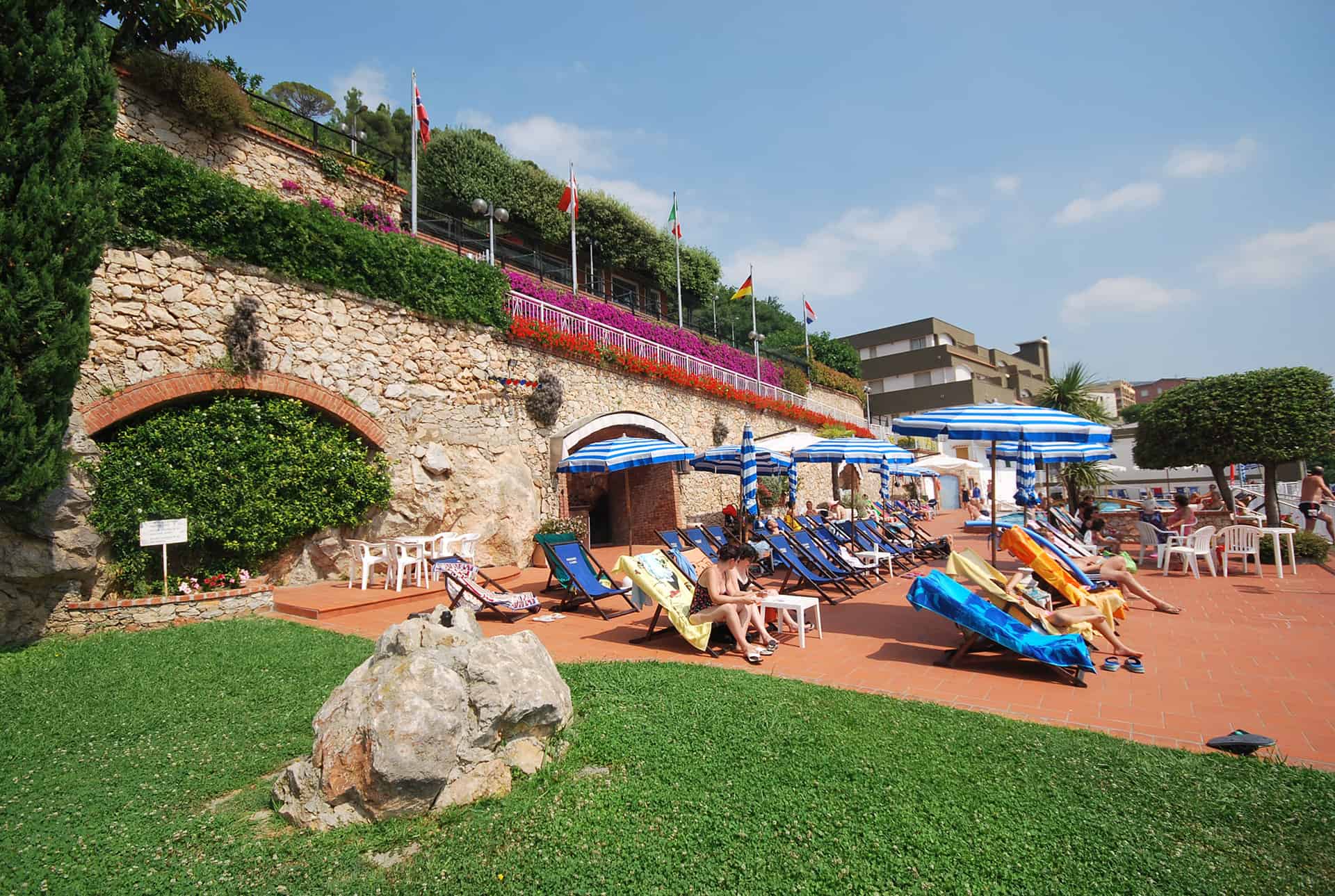 La résidence de vacances Sant'Anna à Pietra Ligure, en Ligurie, en Italie La résidence de vacances Sant'Anna à Pietra Ligure, en Ligurie, en Italie