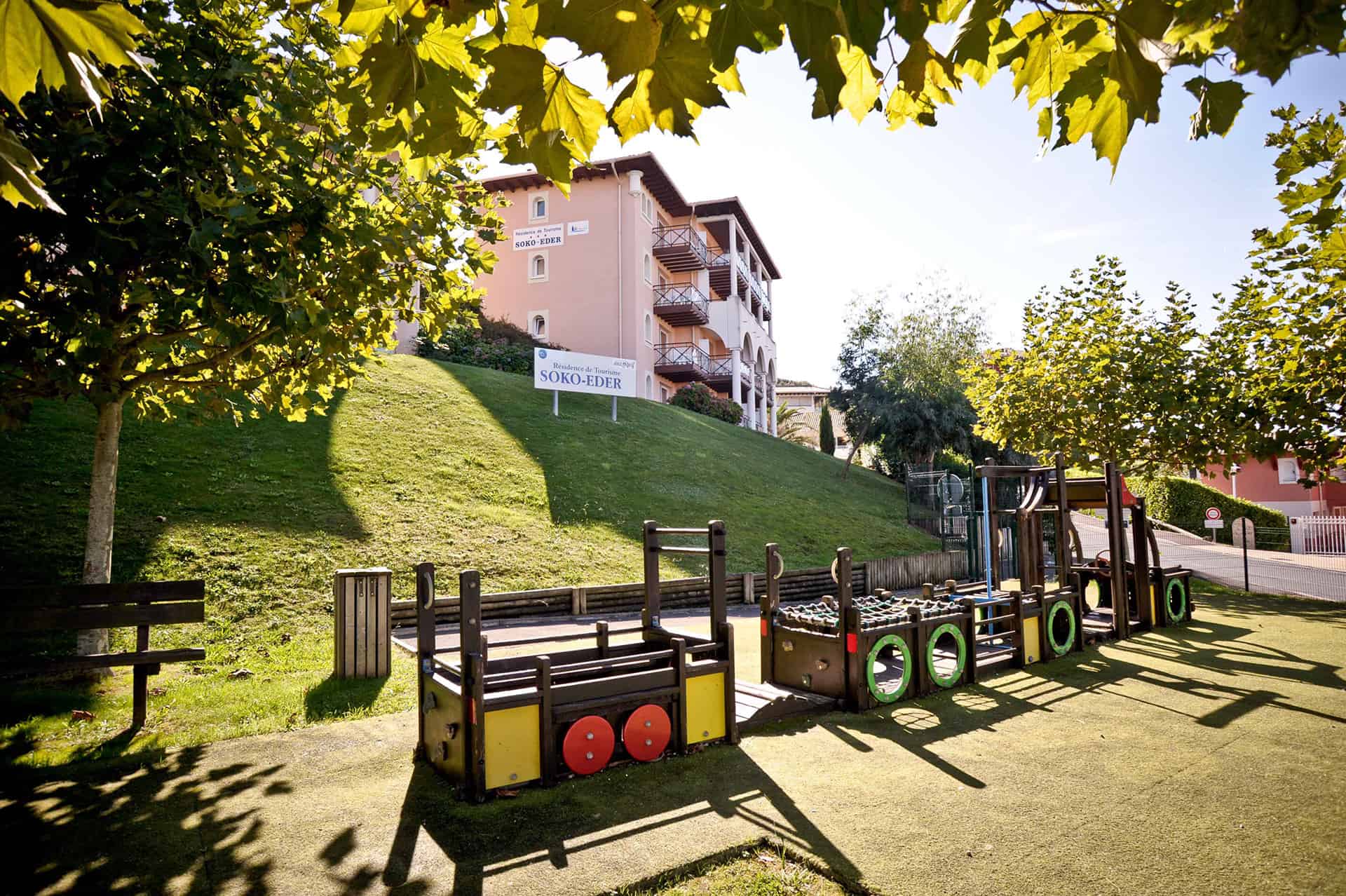 Aire de jeux de la résidence de vacances Soko Eder à Ciboure Aire de jeux de la résidence de vacances Soko Eder à Ciboure