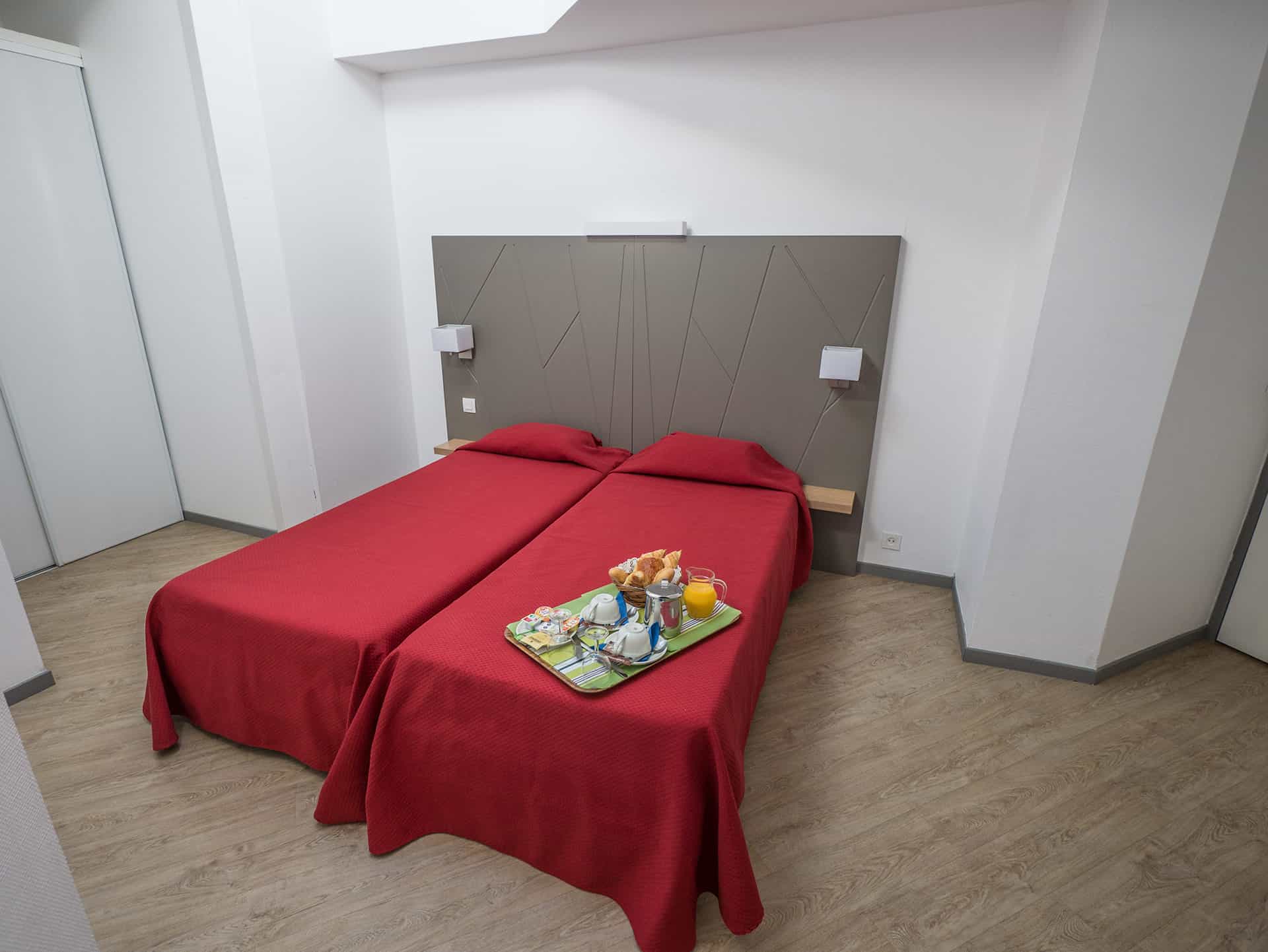 Exemple de chambre de la résidence de vacances Sokoburu à Hendaye Exemple de chambre de la résidence de vacances Sokoburu à Hendaye