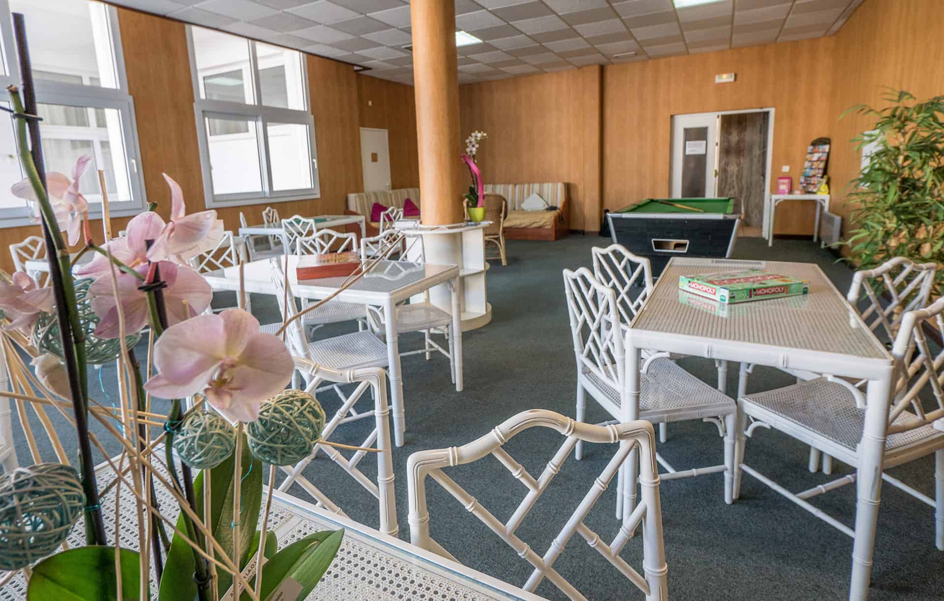 La salle de petit déjeuner de la résidence Sokoburu à Hendaye La salle de petit déjeuner de la résidence Sokoburu à Hendaye