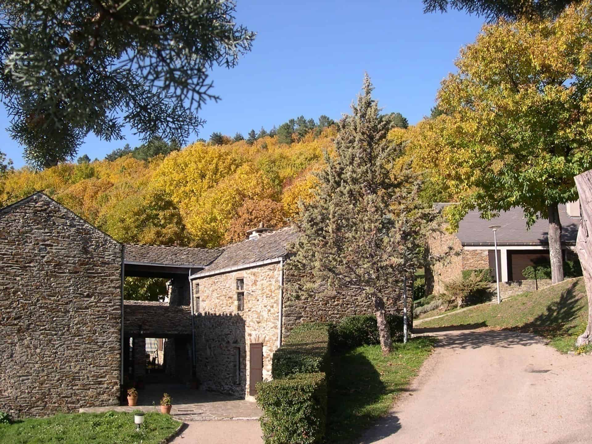 Extérieur de la résidence de tourisme Les Hauts de St Privat à Saint-Privat-de-Vallongue dans les Cévènnes Extérieur de la résidence de tourisme Les Hauts de St Privat à Saint-Privat-de-Vallongue dans les Cévènnes