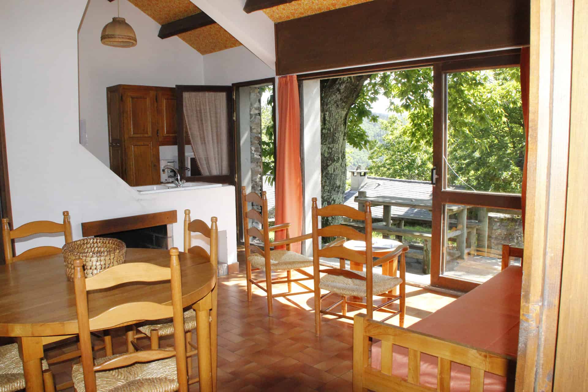 Intérieur d'un gîte de la résidence de tourisme Les Hauts de St Privat à Saint-Privat-de-Vallongue Intérieur d'un gîte de la résidence de tourisme Les Hauts de St Privat à Saint-Privat-de-Vallongue