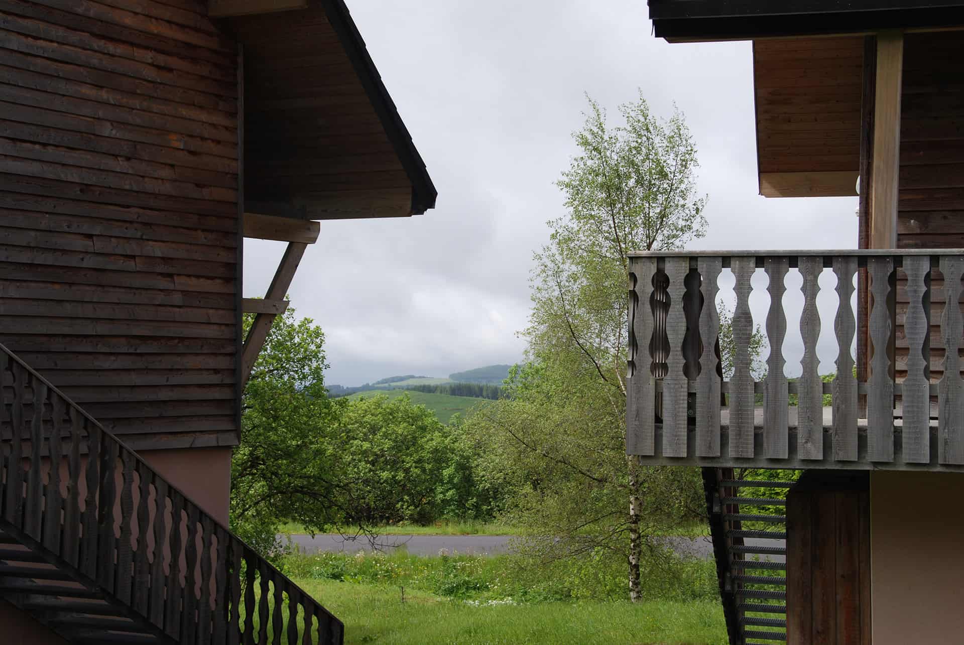Extérieur de la résidence de vacances Le Bois de la Reine à Super-Besse Extérieur de la résidence de vacances Le Bois de la Reine à Super-Besse