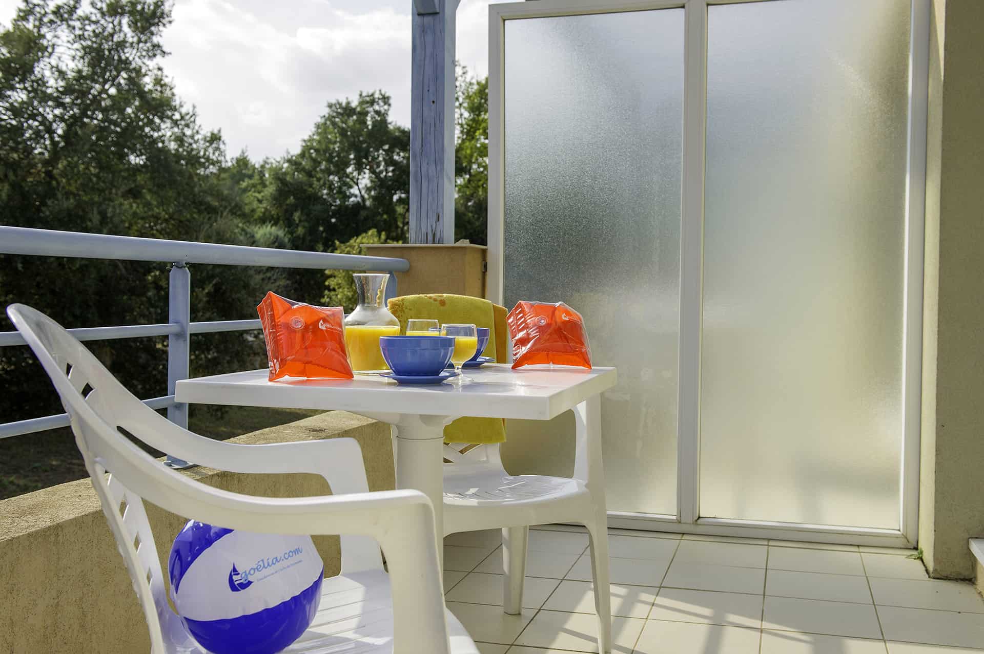 Exemple de balcon de la résidence de vacances Appartea Golf Side à Biot, près de Sophia Antipolis Exemple de balcon de la résidence de vacances Appartea Golf Side à Biot, près de Sophia Antipolis