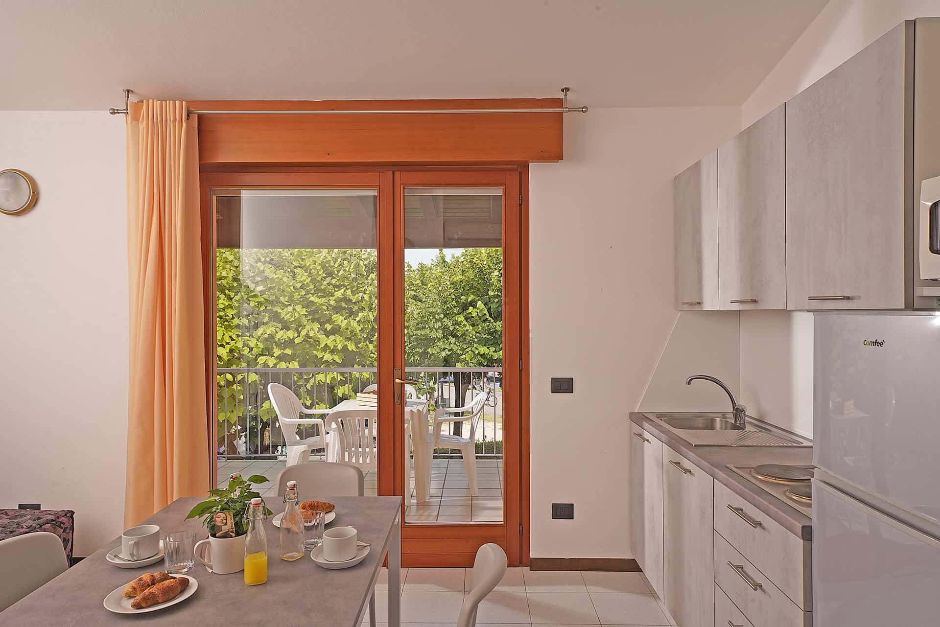 Exemple d'intérieur de la résidence de vacances Tiglio à Lugana di Sirmione Exemple d'intérieur de la résidence de vacances Tiglio à Lugana di Sirmione