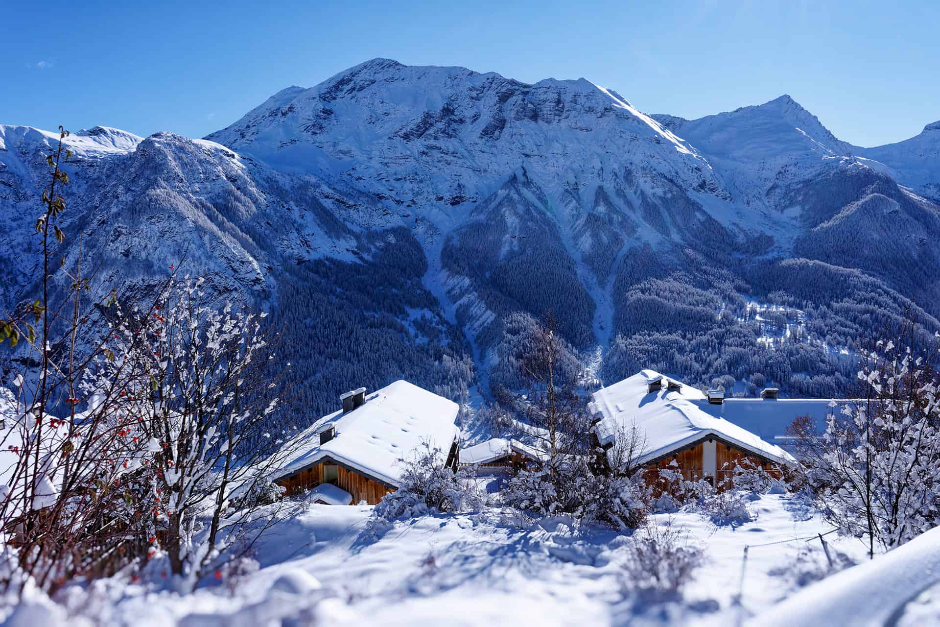 Vue extérieure de la résidence de vacances Etoiles d'Orion à Orcières, dans les Hautes-Alpes Vue extérieure de la résidence de vacances Etoiles d'Orion à Orcières, dans les Hautes-Alpes