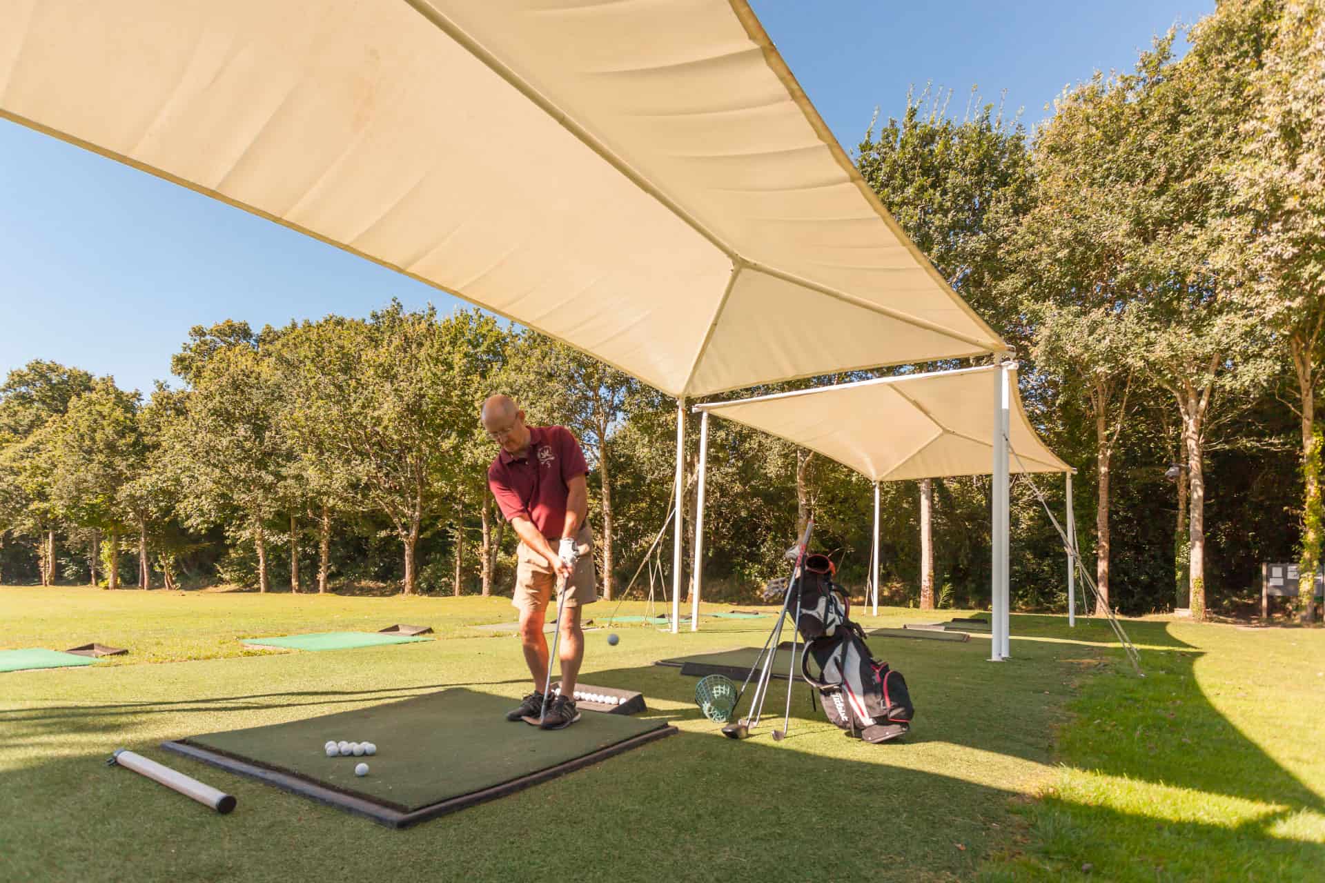 Golf 9 trous de la résidence de vacances L'orangerie de Lanniron proche de Quimper Golf 9 trous de la résidence de vacances L'orangerie de Lanniron proche de Quimper