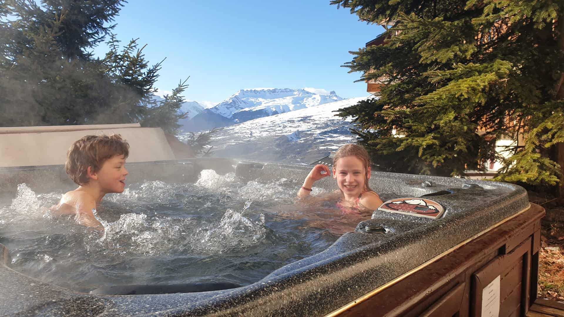 Private outdoor hot tub per chalet in Les Chalets des Deux Domaines holiday residence in Peisey Vallandry, in the Northern Alps Private outdoor hot tub per chalet in Les Chalets des Deux Domaines holiday residence in Peisey Vallandry, in the Northern Alps