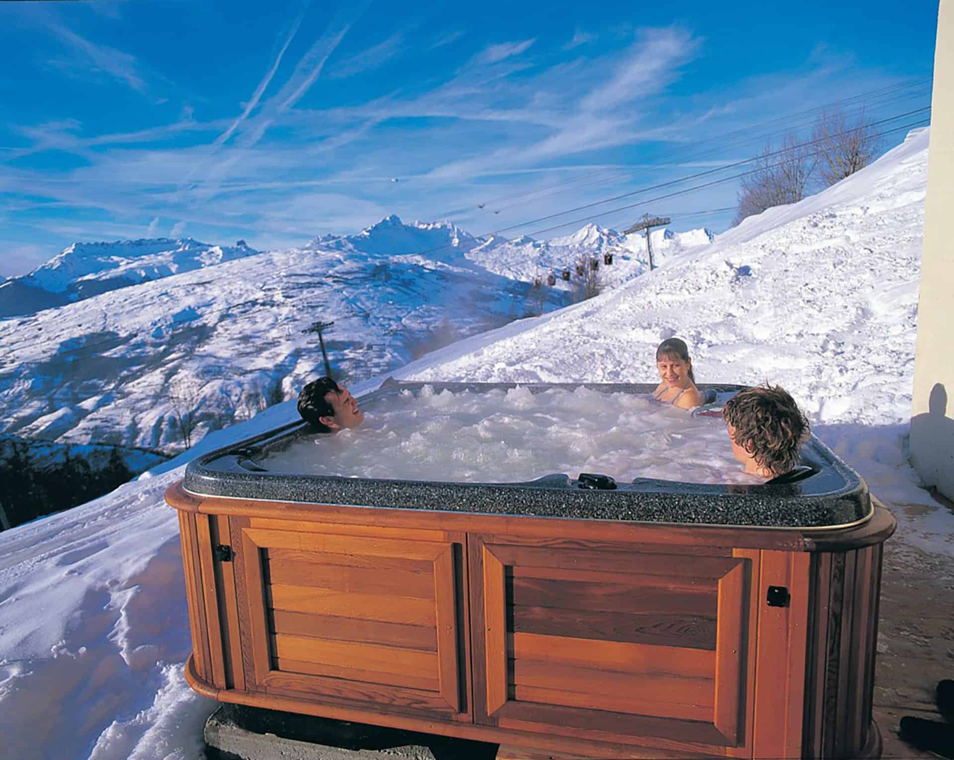 Private outdoor hot tub per chaletin Les Chalets des Deux Domaines holiday residence in Peisey Vallandry, in the Northern Alps Private outdoor hot tub per chaletin Les Chalets des Deux Domaines holiday residence in Peisey Vallandry, in the Northern Alps