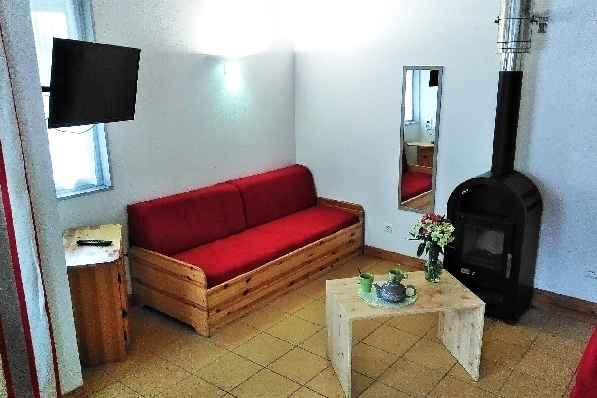 Rénovation dans les séjours des appartements de la résidence Goélia Le Domaine des Noauilles à Nontron Rénovation dans les séjours des appartements de la résidence Goélia Le Domaine des Noauilles à Nontron