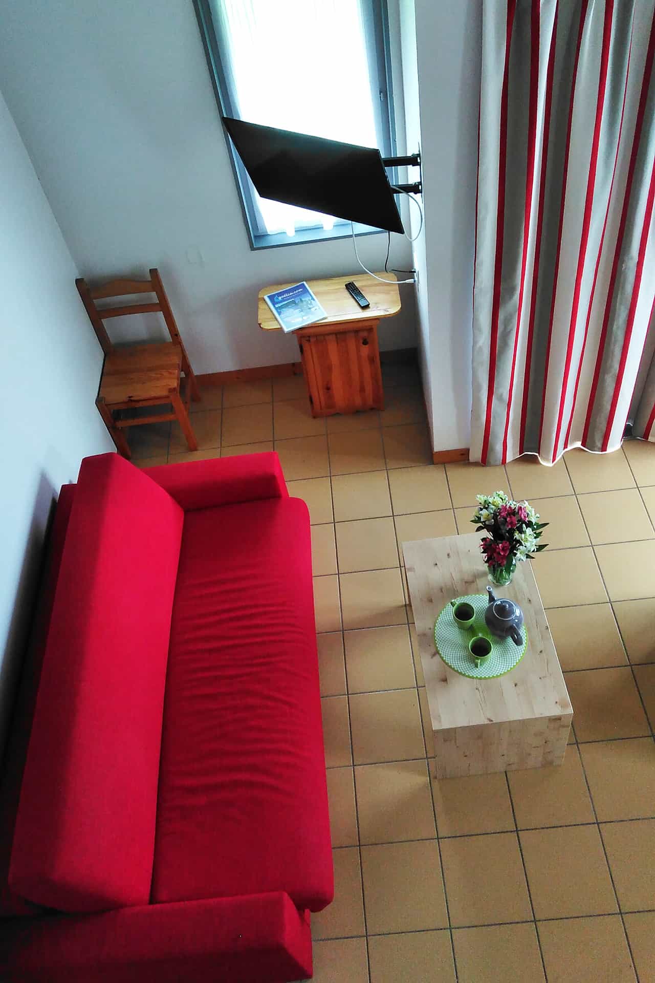Rénovation dans les séjours des appartements de la résidence Goélia Le Domaine des Noauilles à Nontron Rénovation dans les séjours des appartements de la résidence Goélia Le Domaine des Noauilles à Nontron