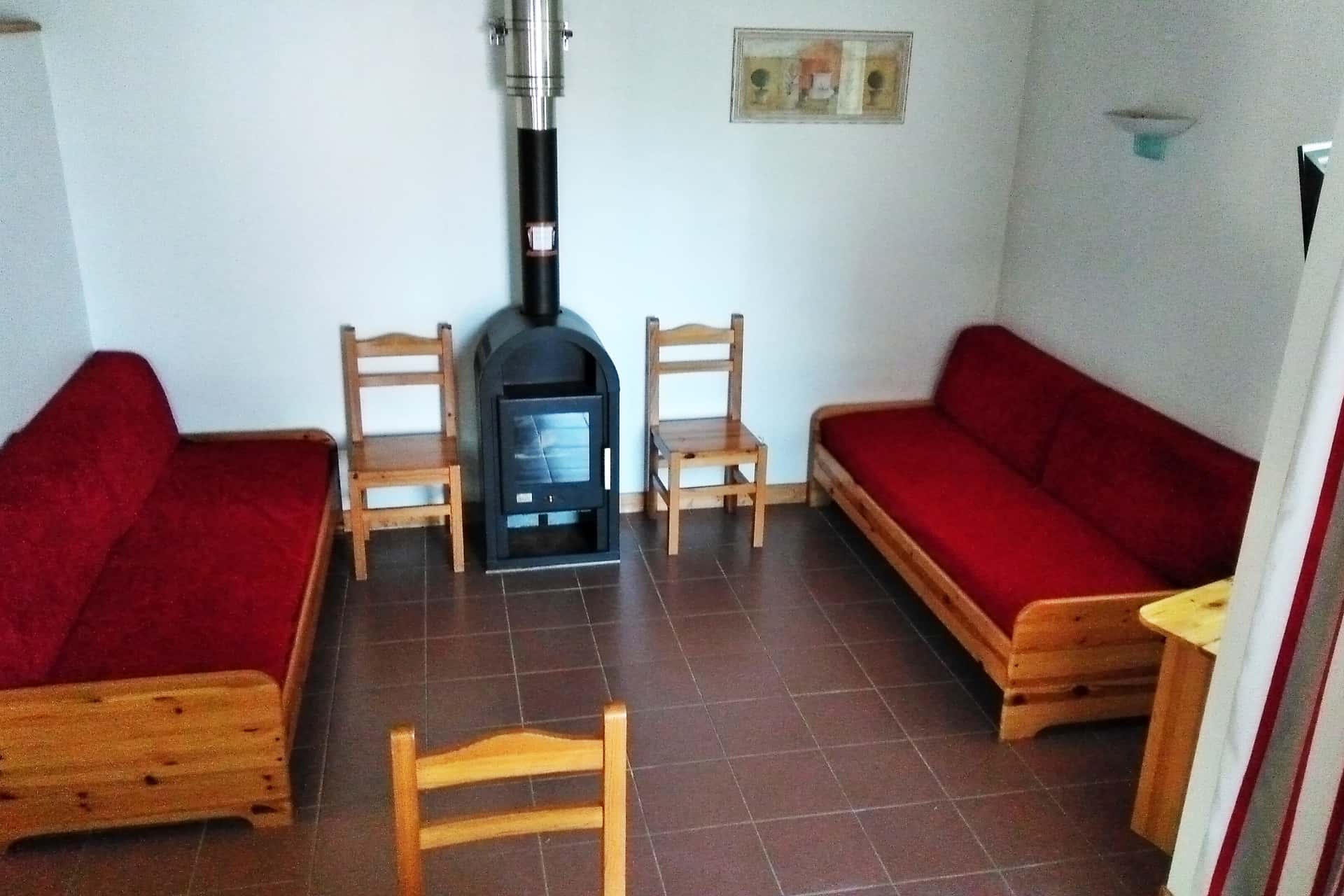 Rénovation dans les séjours des appartements de la résidence Goélia Le Domaine des Noauilles à Nontron Rénovation dans les séjours des appartements de la résidence Goélia Le Domaine des Noauilles à Nontron